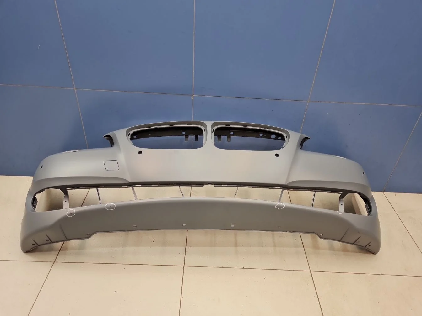 Бампер передний для BMW 5 F10 2009-2017