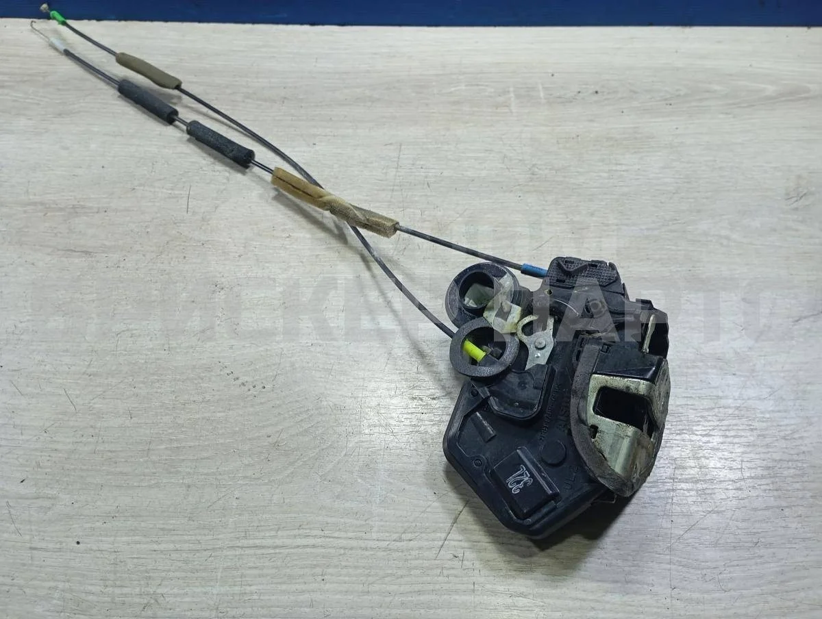 Замок двери задней Тойота Авенсис 2 (T250)