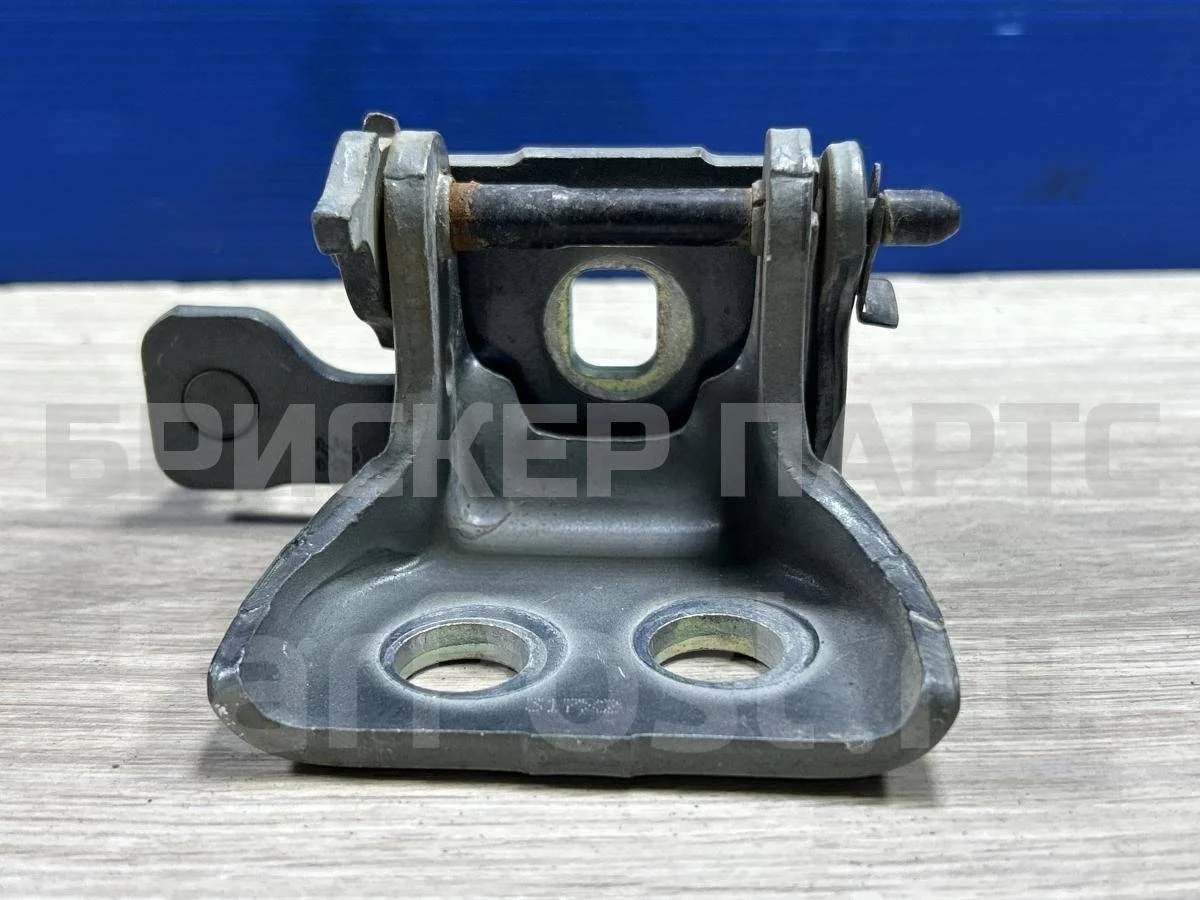 Петля двери пер левой Пежо 408 1