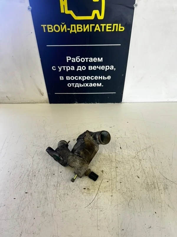 Корпус термостата Mitsubishi Lancer