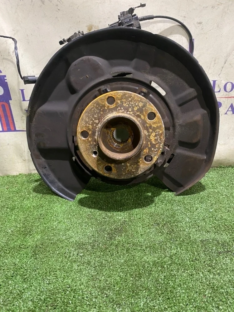 Кулак задний BMW F30