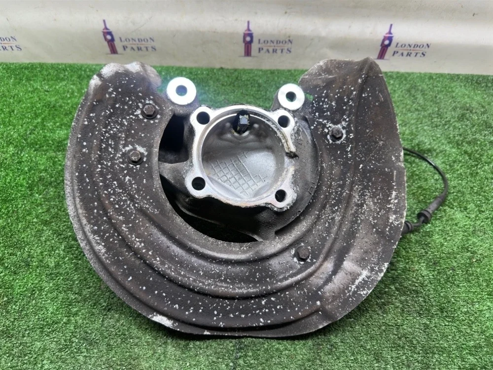 Кулак поворотный BMW F30