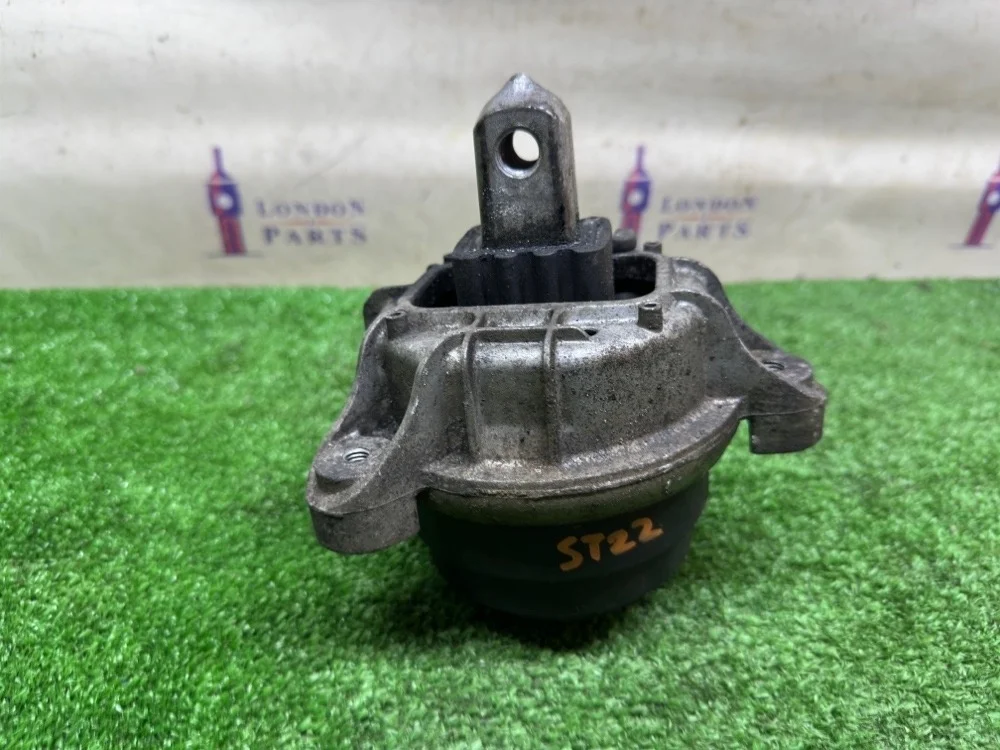 Подушка двигателя BMW 520D F11