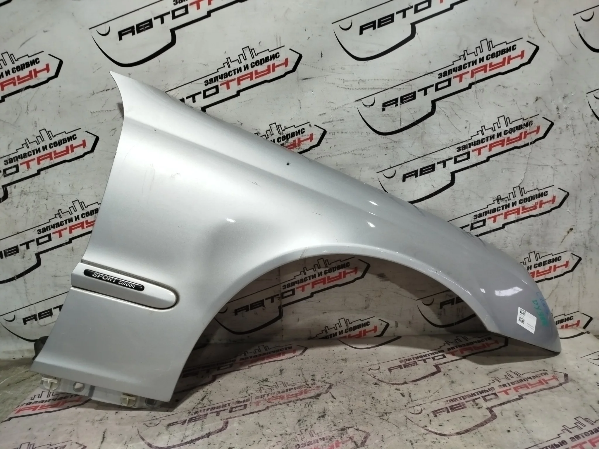 КРЫЛО MERCEDES-BENZ A2038800218 ПЕРЕД ПРАВО серебро DY308