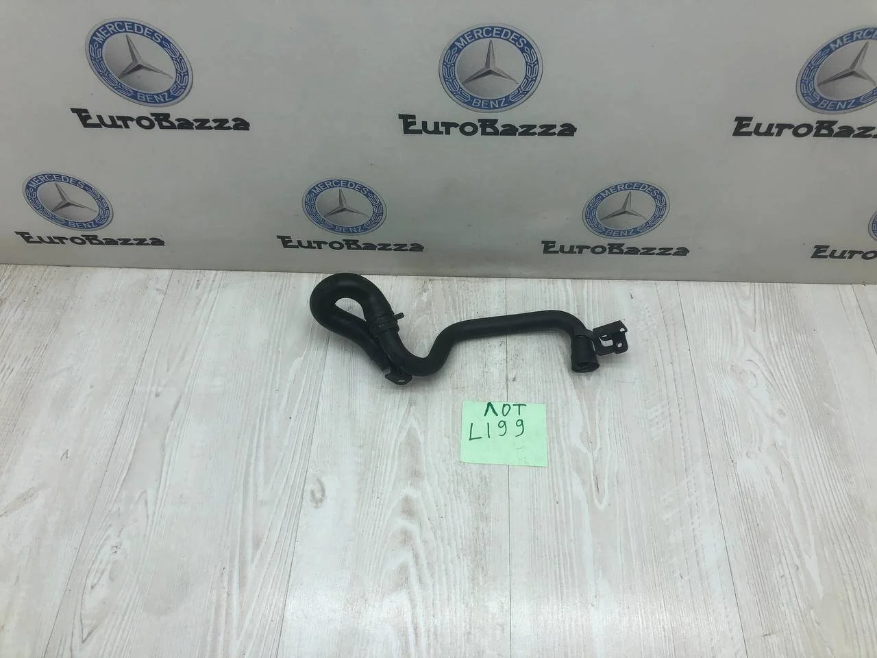 Патрубок системы охлаждения Mercedes W203