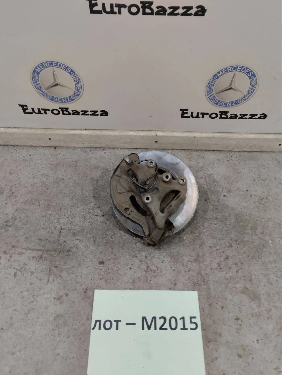 Поворотный кулак правый Mercedes W203