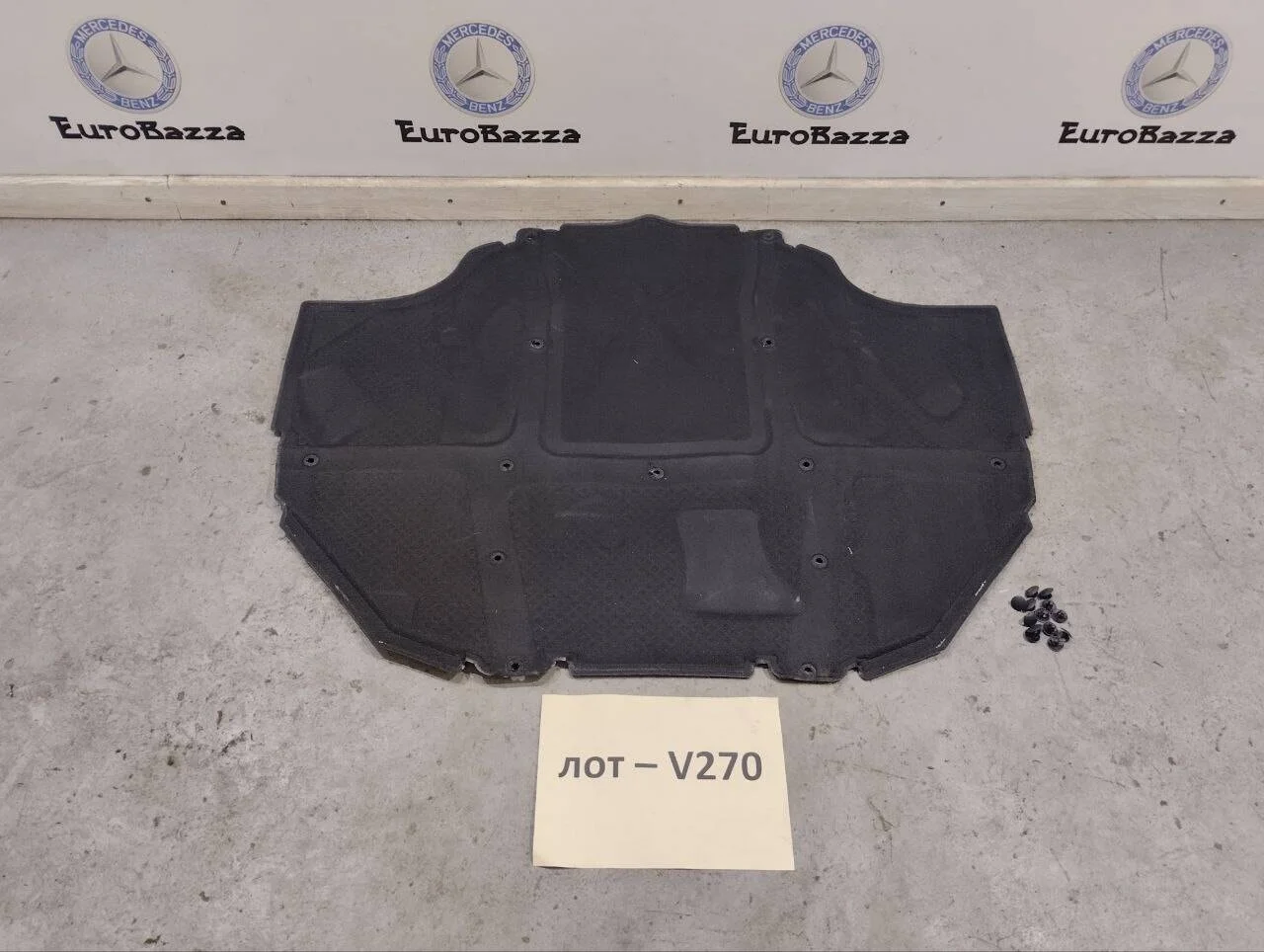 Шумоизоляция капота Mercedes R230
