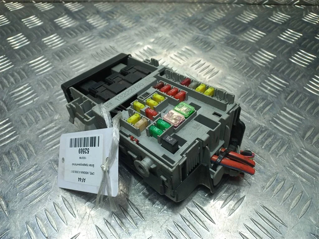 Блок предохранителей Opel Insignia I (2008—2013)