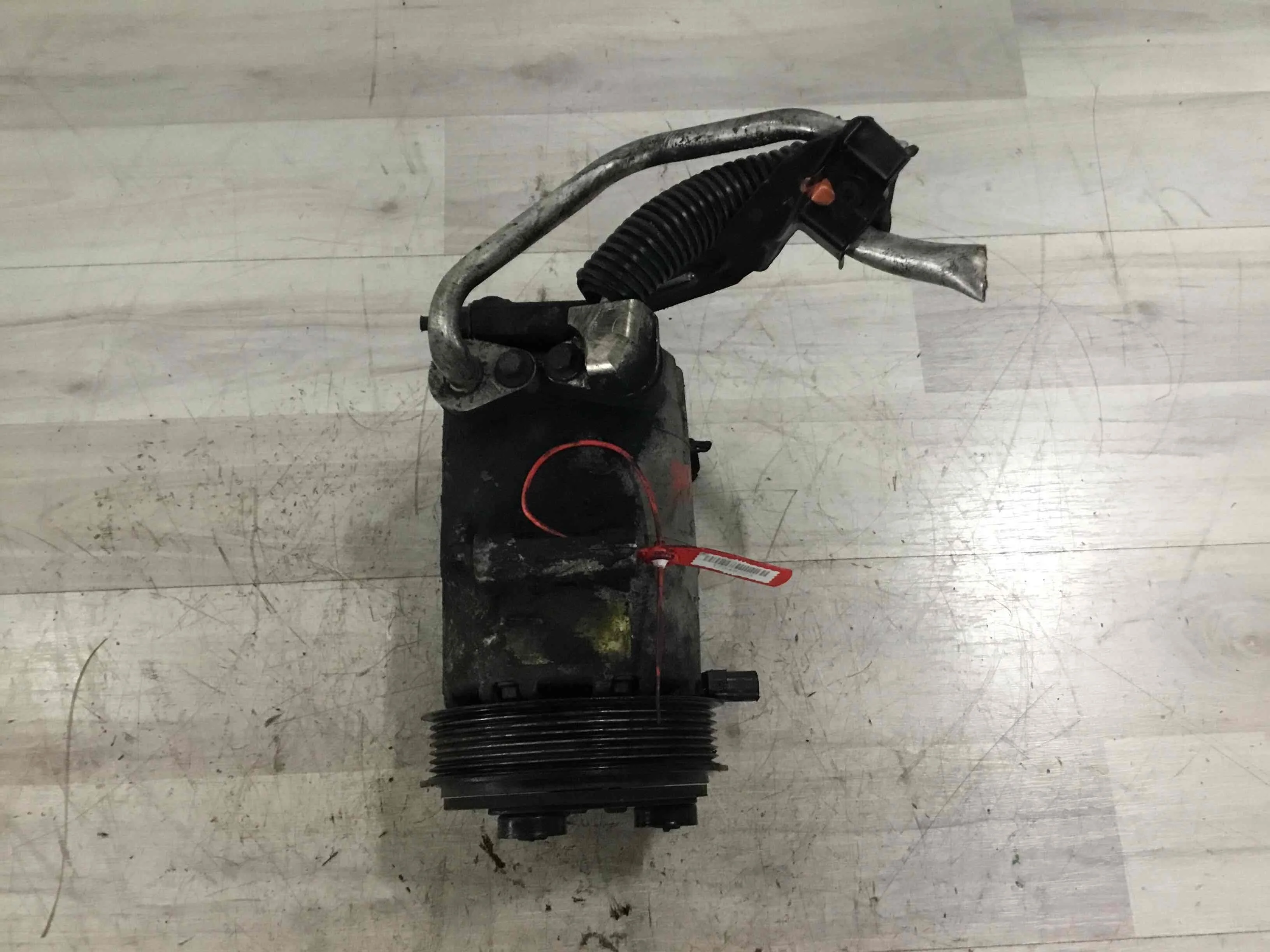 Компрессор кондиционера Ford Transit 3 поколение [рестайлинг] (2006-2013) дизель 2.4 TDCi Механика Микроавтобус