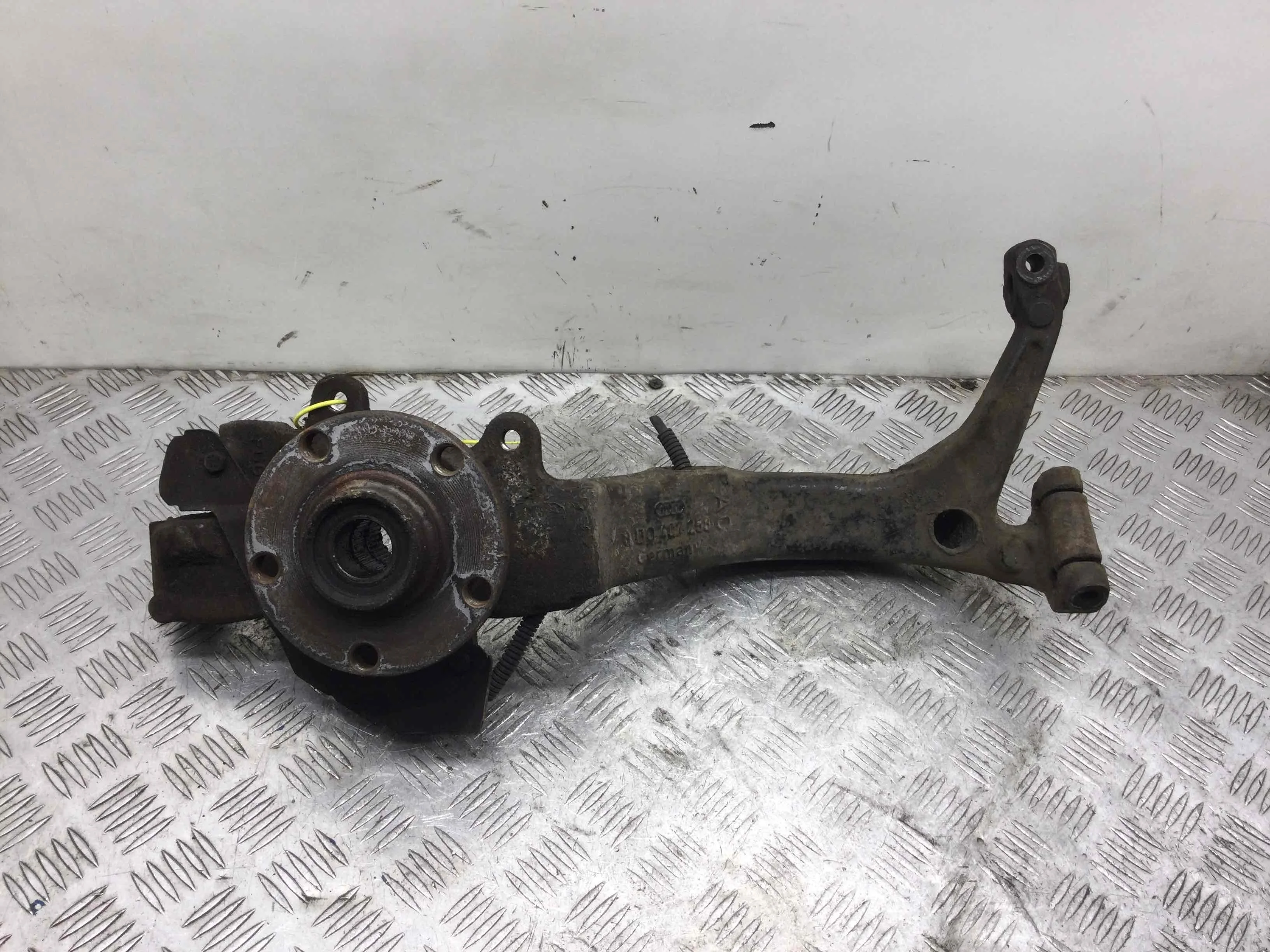 Ступица передняя правая Volkswagen Passat B5 (1996-2000) дизель 1.9 TDI Механика Универсал