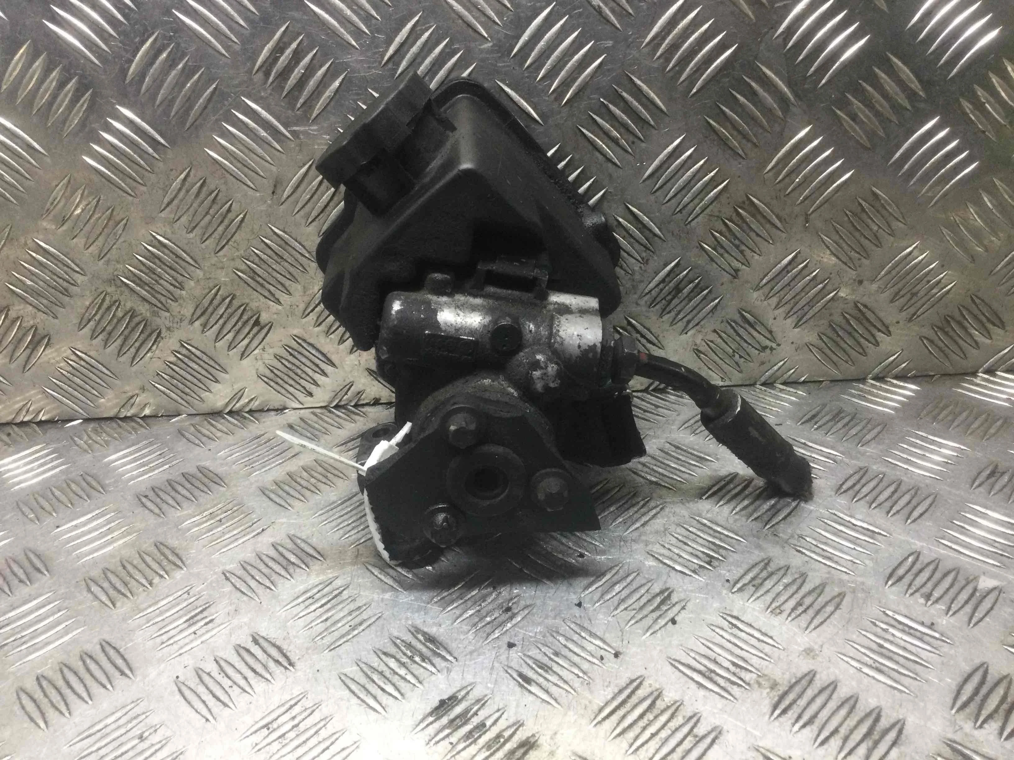 Насос гидроусилителя руля Mercedes Sprinter Sprinter II (w906) 2006 - 2017 дизель 2.1 CDI Механика Микроавтобус