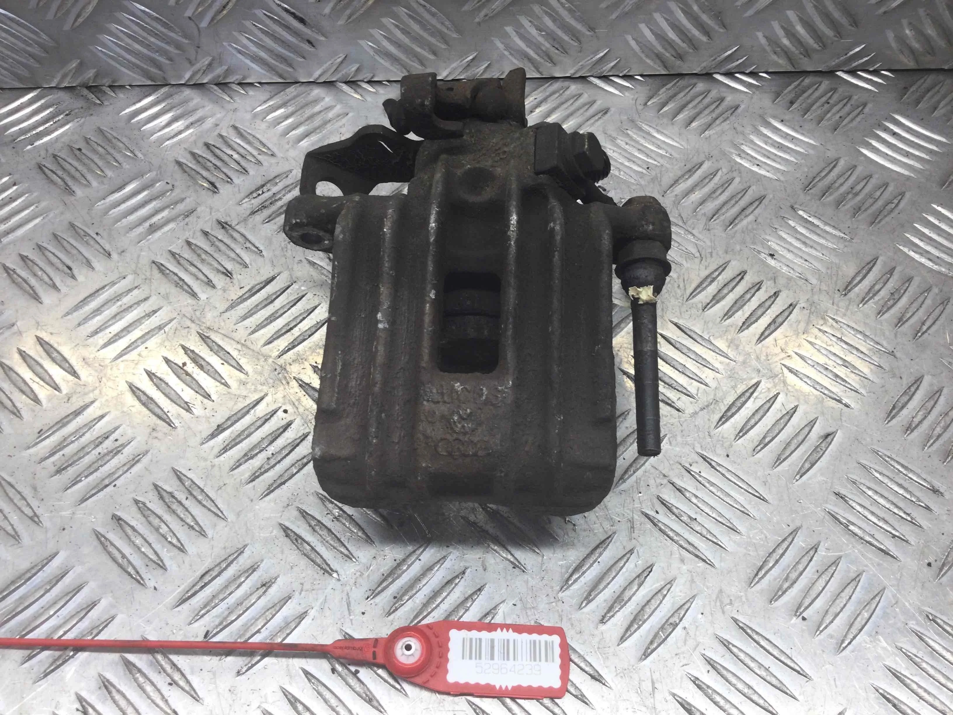 Суппорт задний правый Audi A3 8L (1996-2000) бензин 1.6 i Механика Х/б