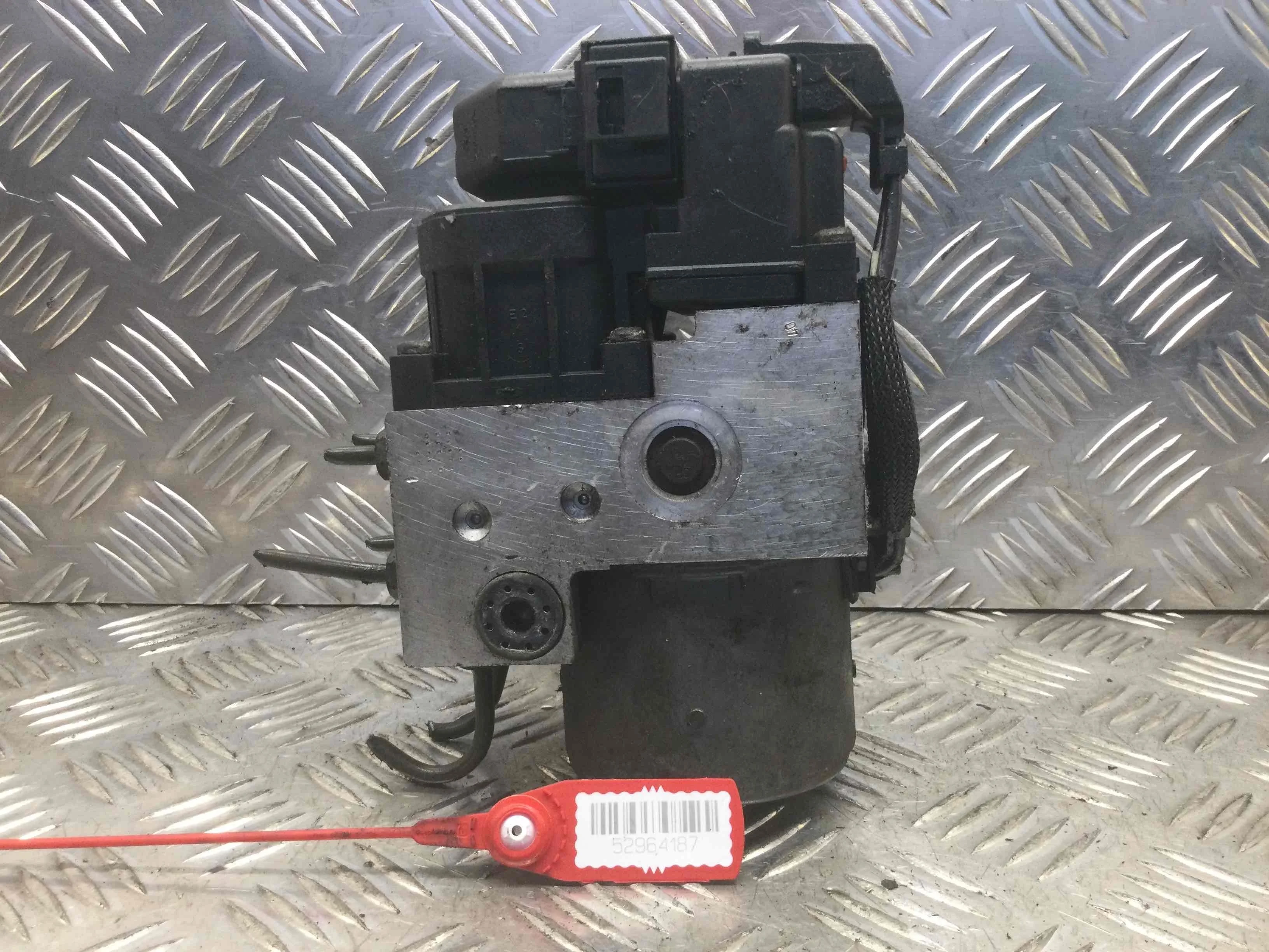 Блок ABS Volvo V40 1 поколение [рестайлинг] (2000-2002) бензин 1.8 i Механика Универсал