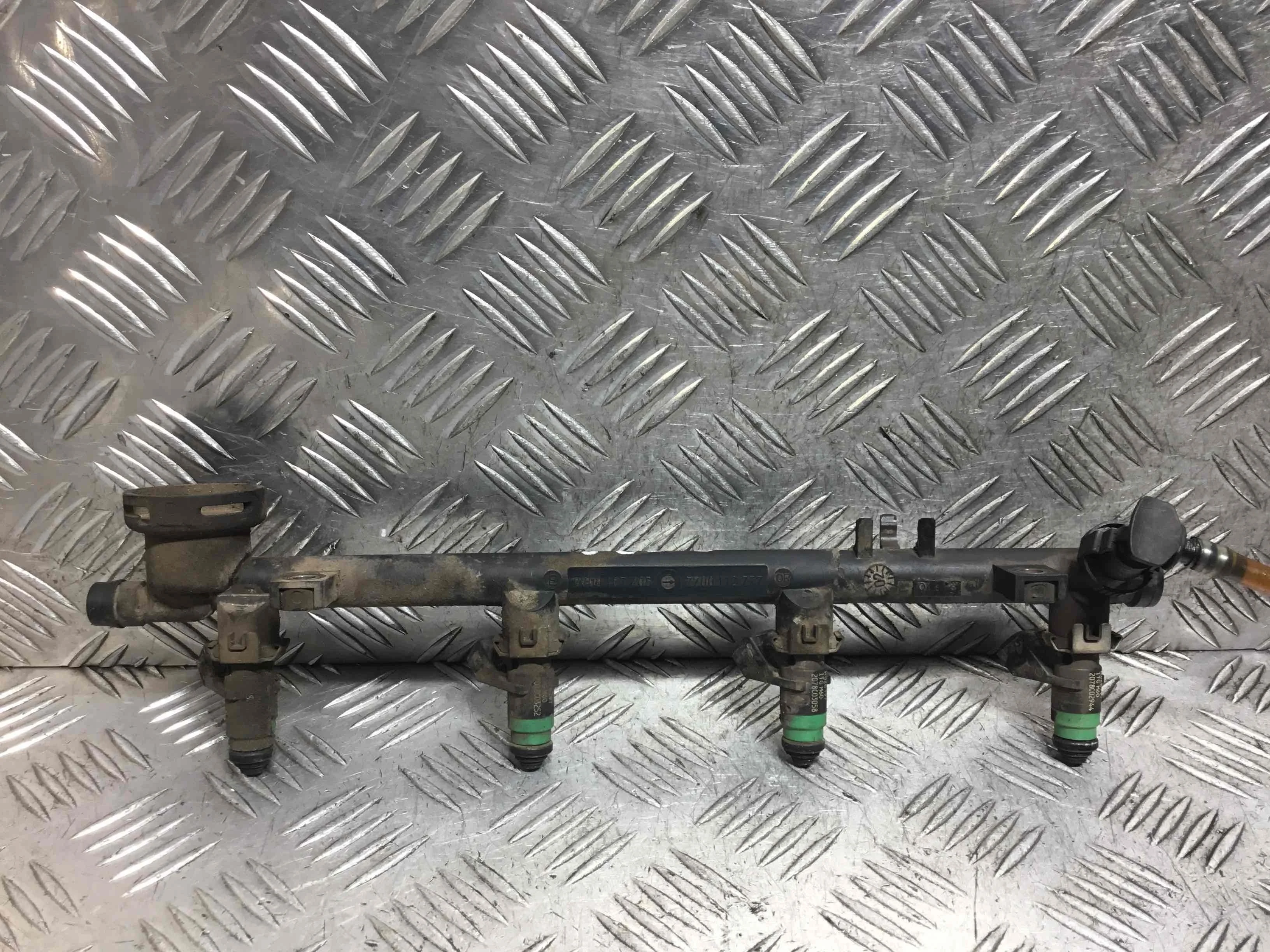 Топливная рампа Renault Scenic 1 поколение [рестайлинг] (1999-2003) бензин 1.8 i Механика Минивэн