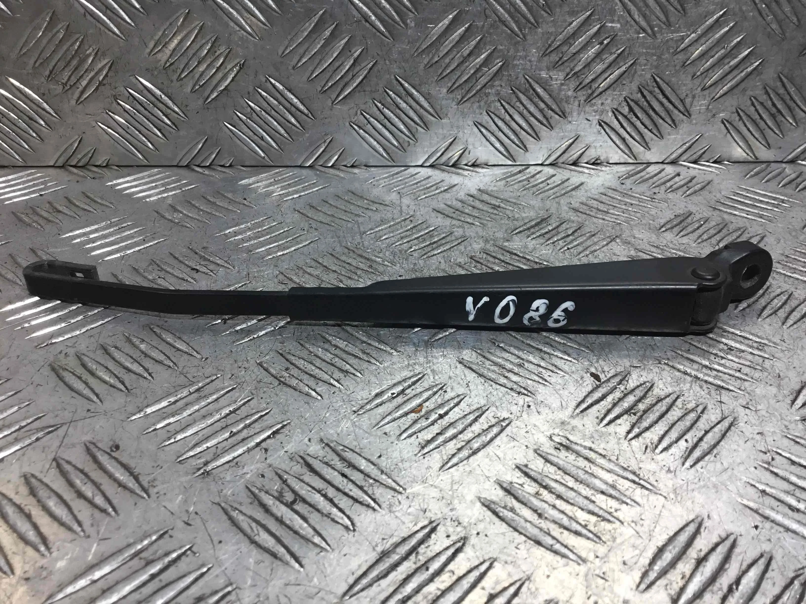 Щеткодержатель задний Mercedes E-klasse E-klasse (W210) 1995 - 2003 дизель 2.9 TD Автомат Универсал