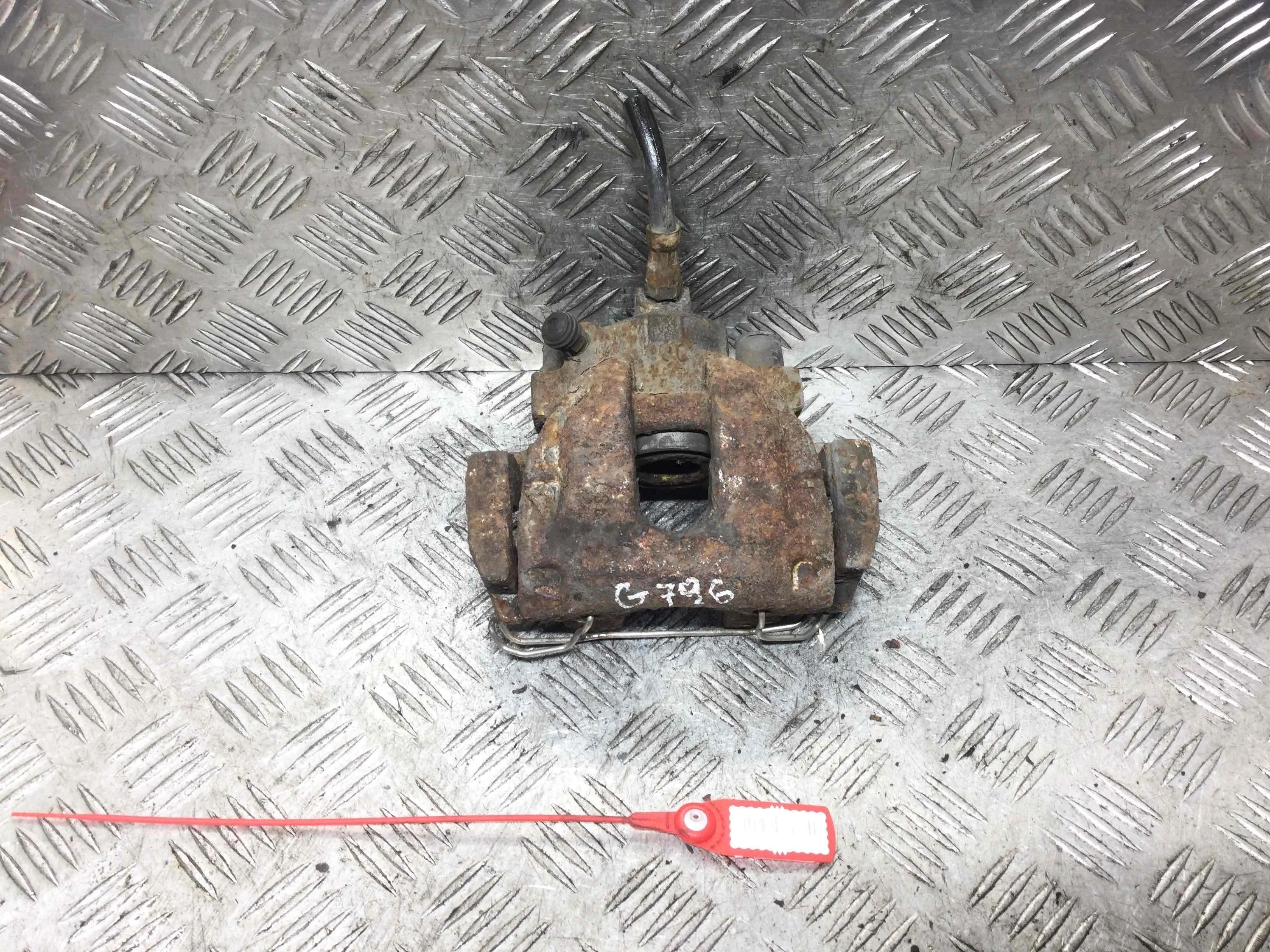 Суппорт задний правый Volvo V70 1 поколение (1997-2000) бензин 2.4 i Механика Седан