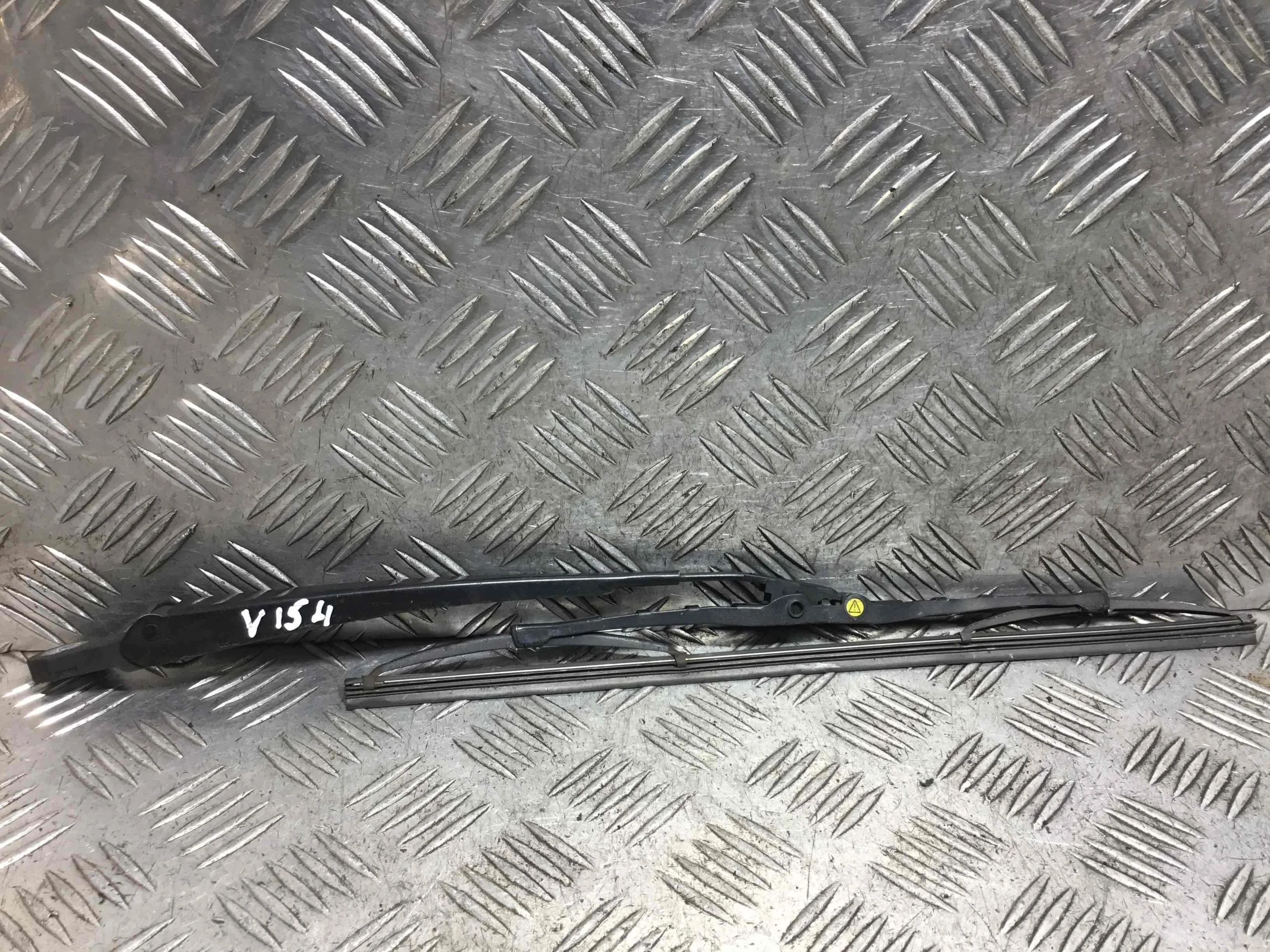 Щеткодержатель задний Volkswagen Golf 4 поколение (1997-2004) бензин 1.4 i Механика Х/б