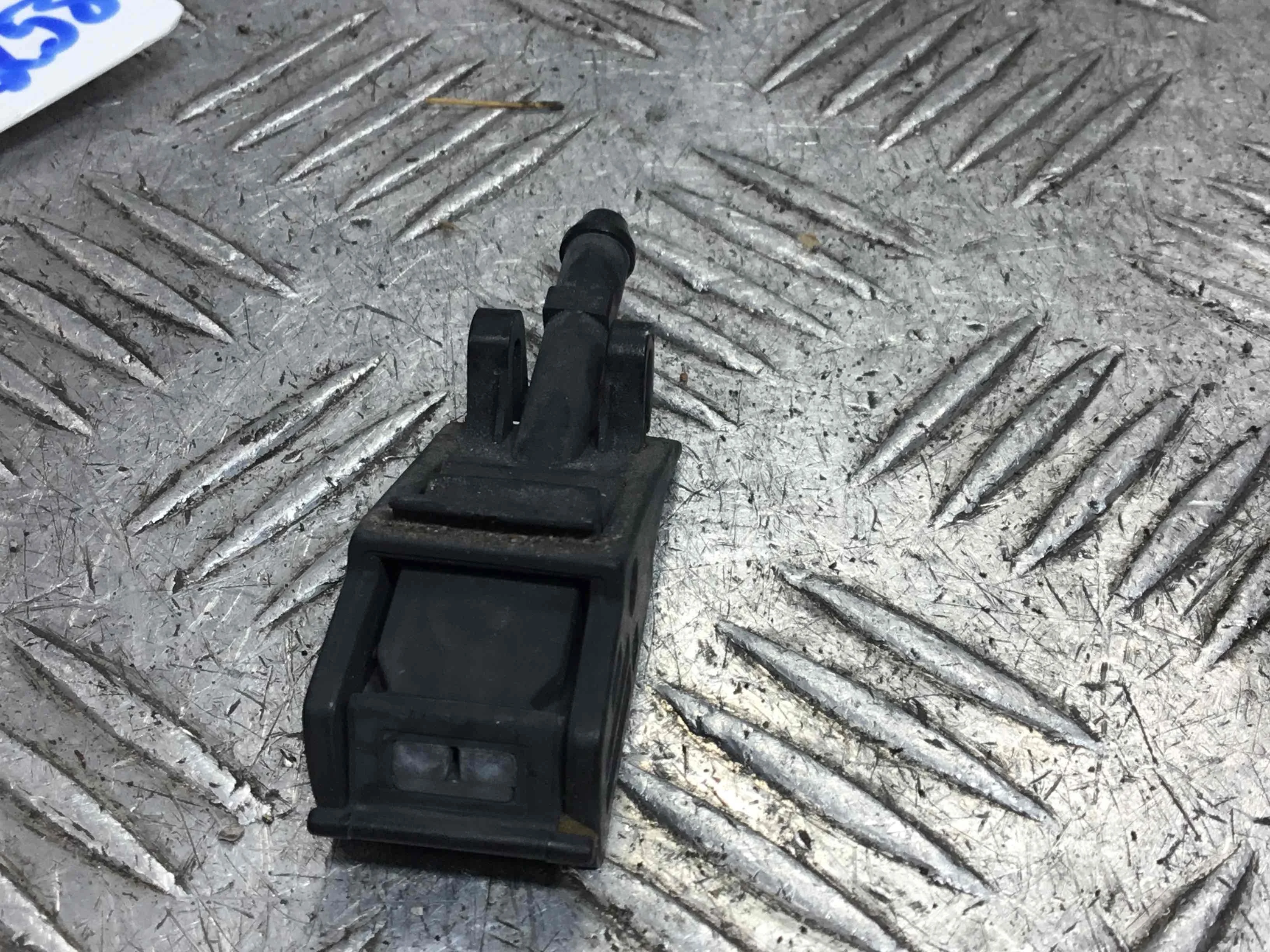 Форсунка омывателя Volkswagen Polo 4 поколение (2001-2005) бензин 1.2 i Механика Х/б