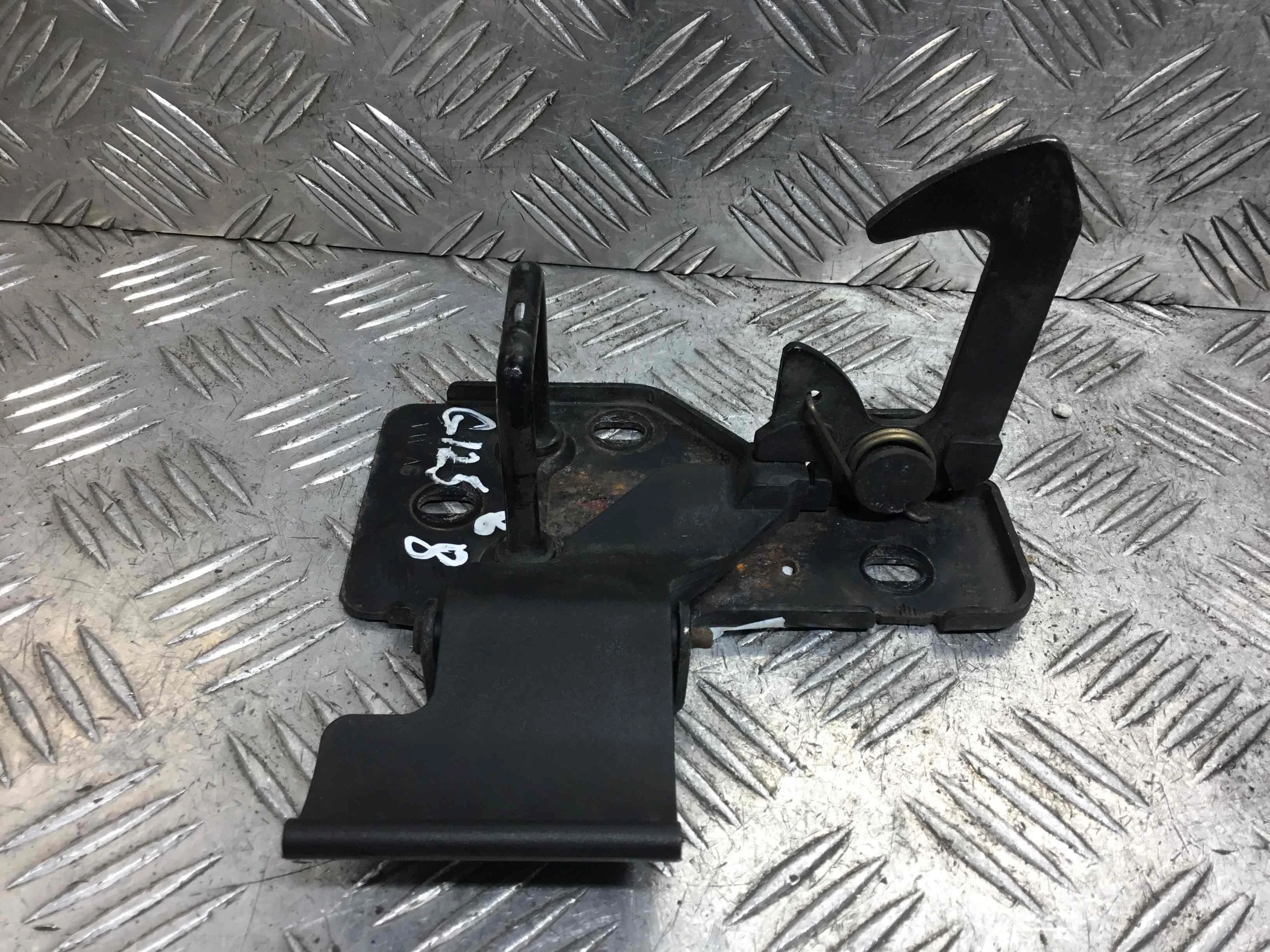 Замок капота Volkswagen Polo 4 поколение (2001-2005) бензин 1.2 i Механика Х/б