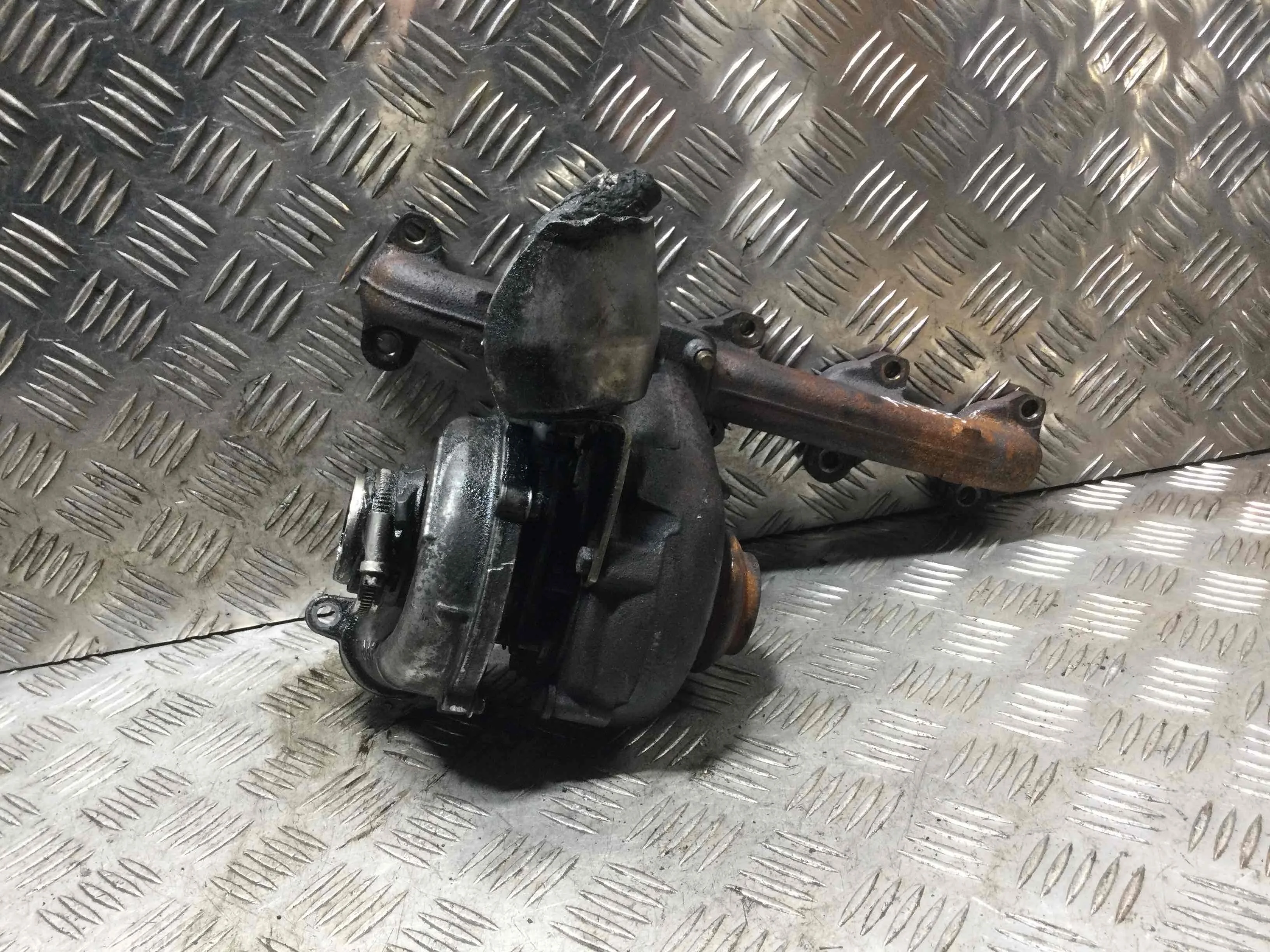 Турбина Ford Focus 3 поколение (2011-2014) дизель 1.6 TDCi Механика