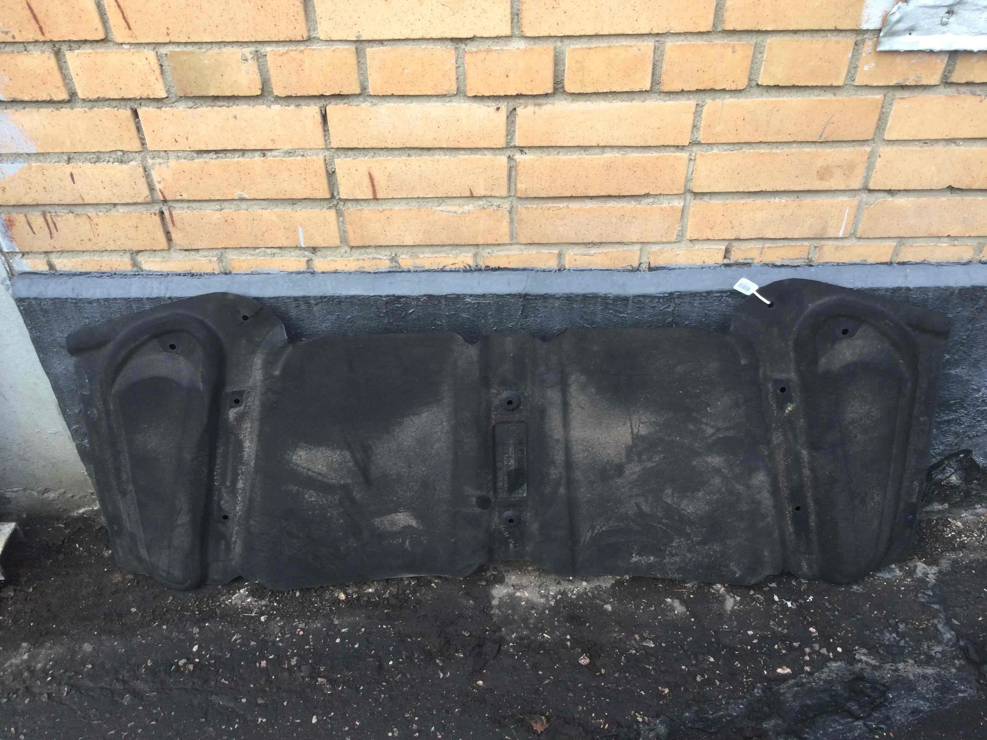 Шумоизоляция капота BMW X5 E53 (1999-2003) дизель 3.0 TDI Автомат Внедорожник