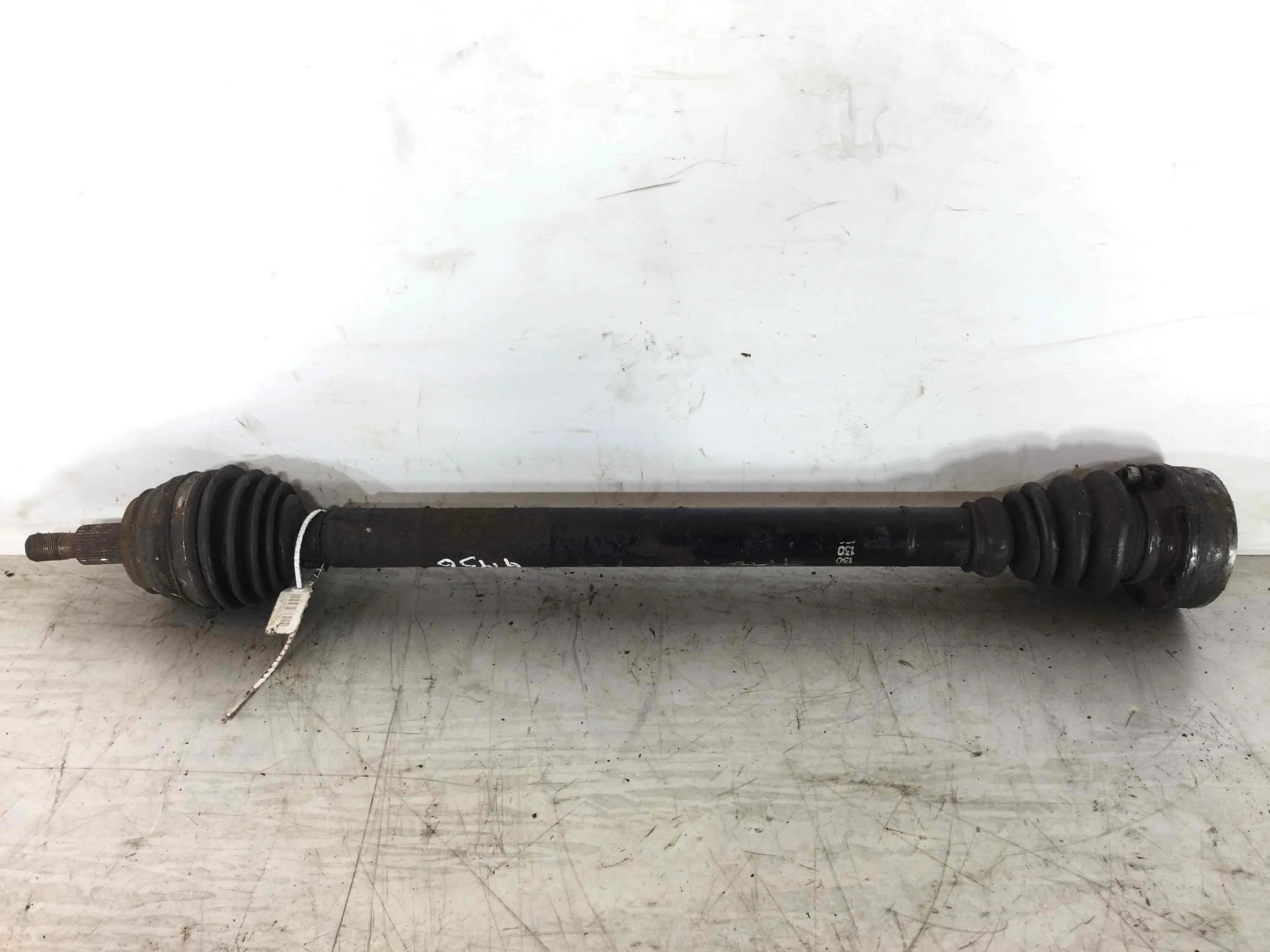 Полуось передняя правая (приводной вал, ШРУС) Audi A3 8L [рестайлинг] (2000-2003) дизель 1.9 TDI Механика Х/б