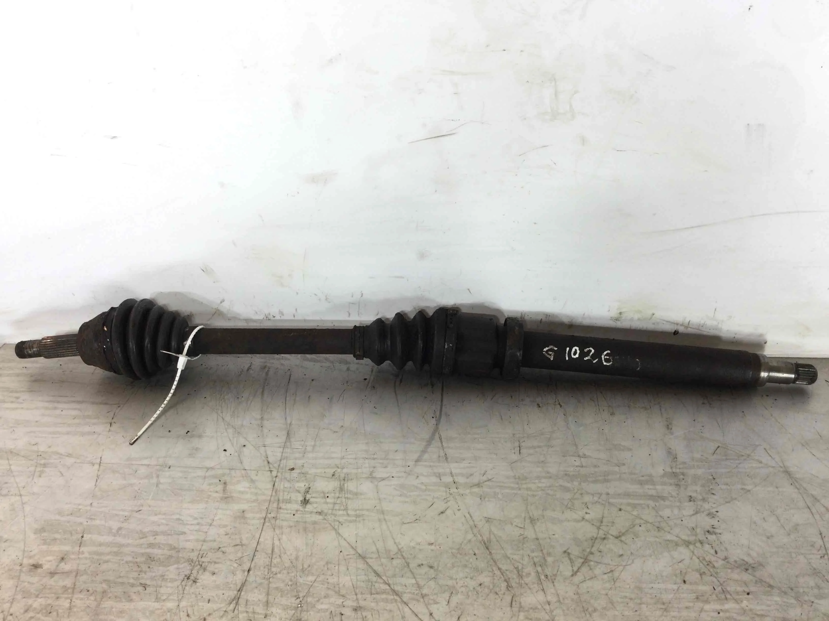 Полуось передняя правая (приводной вал, ШРУС) Ford Focus 1 поколение [рестайлинг] (2001-2005) бензин 1.6 i Механика Х/б