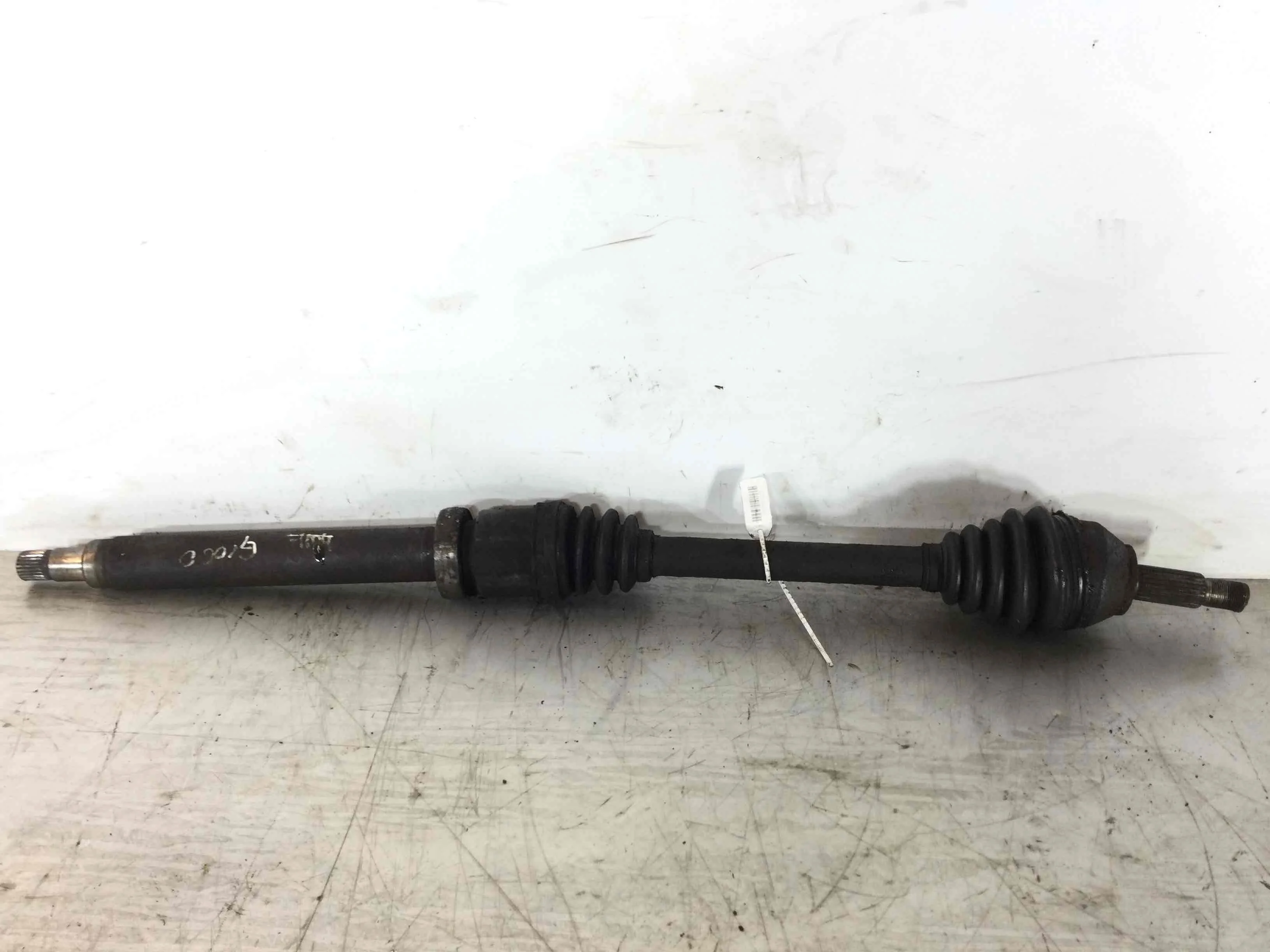 Полуось передняя правая (приводной вал, ШРУС) Ford Focus 1 поколение [рестайлинг] (2001-2005) бензин 1.6 i Механика Х/б