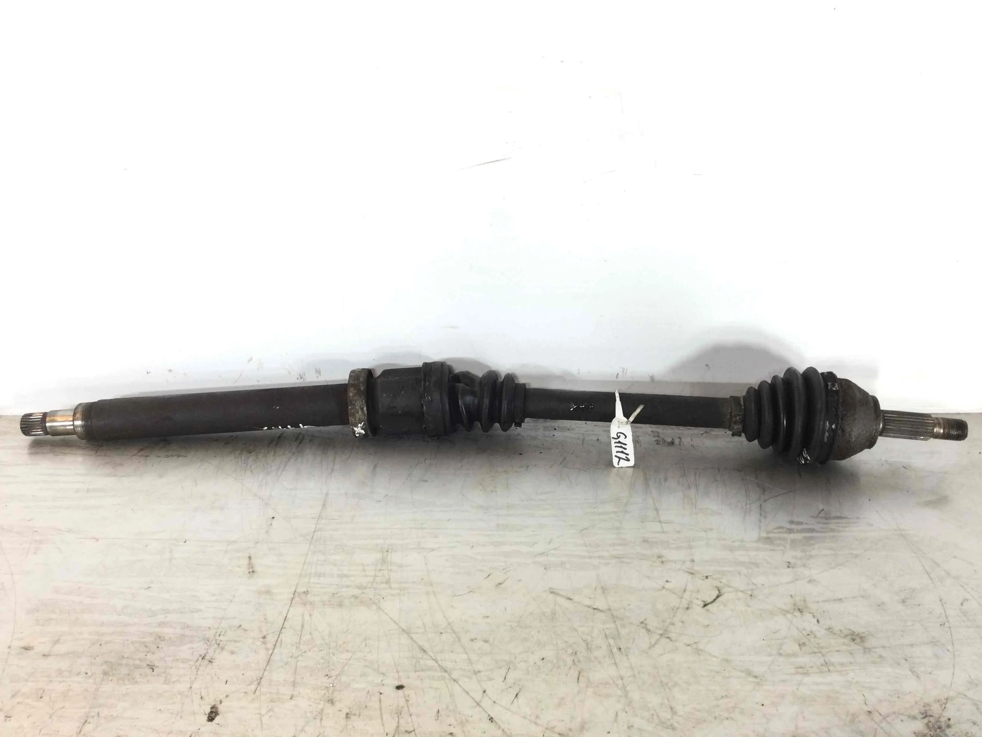 Полуось передняя правая (приводной вал, ШРУС) Ford Focus 1 поколение [рестайлинг] (2001-2005) бензин 1.6 i Механика Универсал