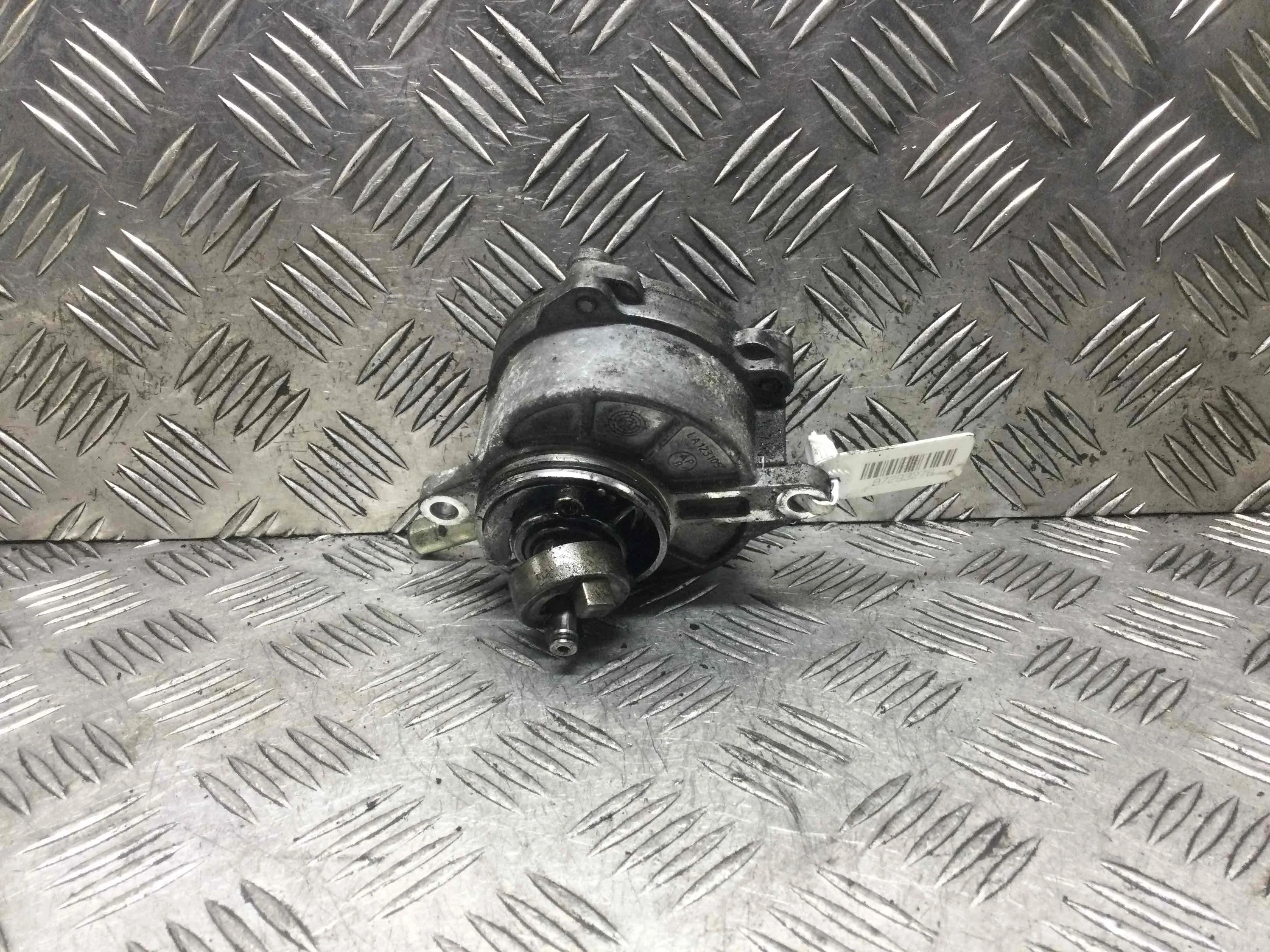 Насос вакуумный Mercedes C-klasse W203/S203/CL203 [рестайлинг] (2004-2007) дизель 2.2 CDI Автомат Х/б