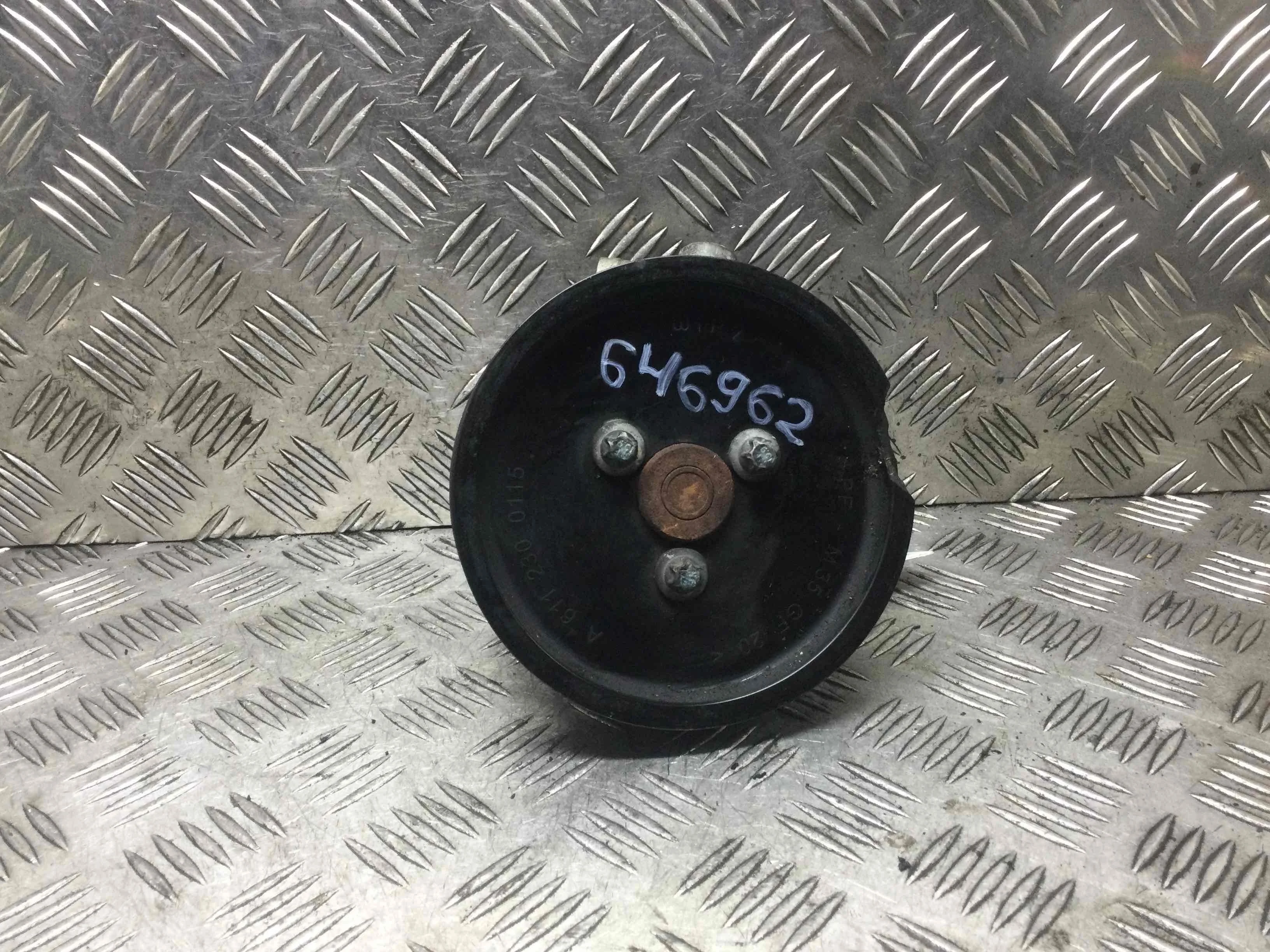 Насос гидроусилителя руля Mercedes C-klasse W203/S203/CL203 [рестайлинг] (2004-2007) дизель 2.2 CDI Автомат Х/б