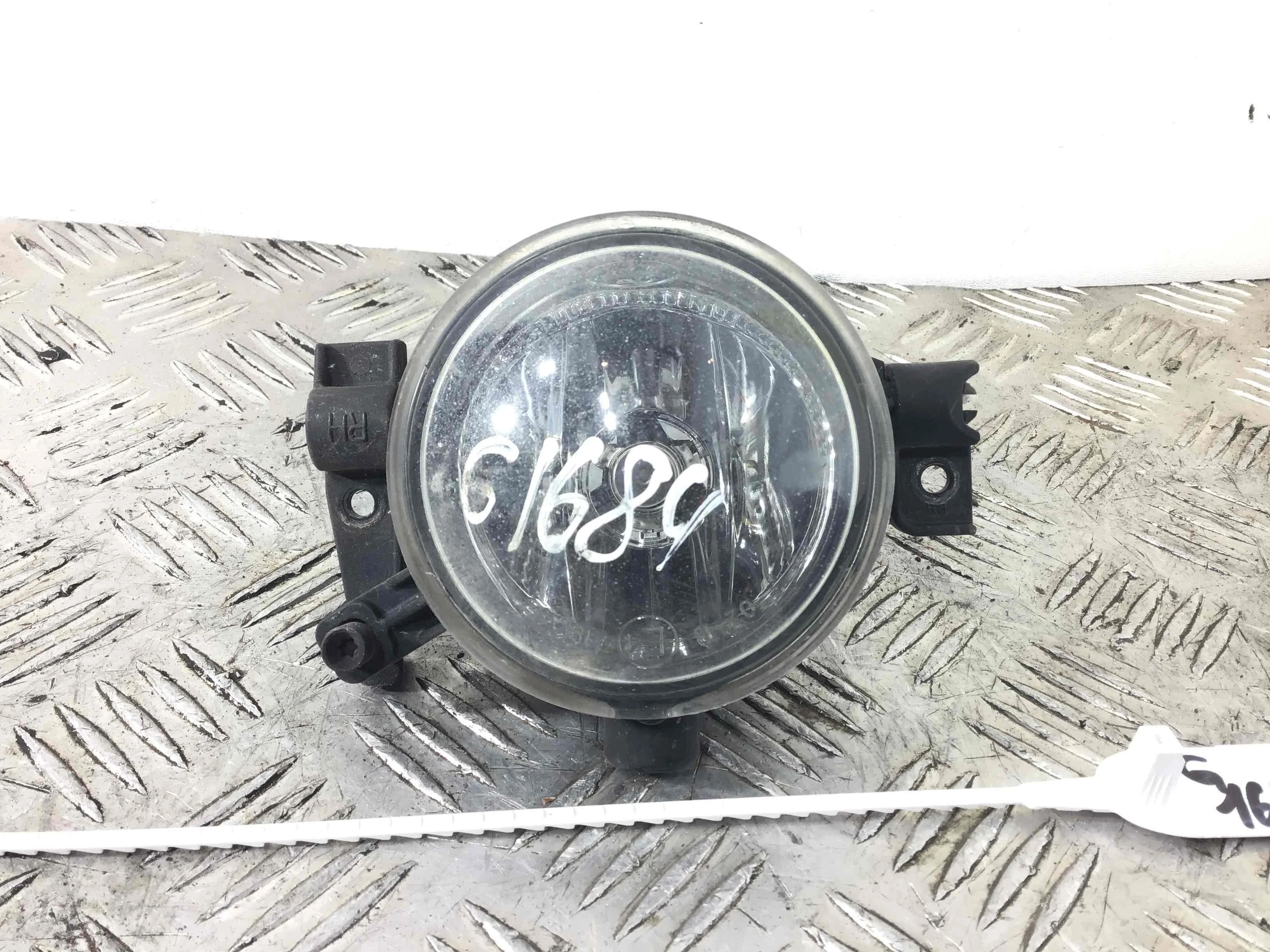 Фара противотуманная правая Ford Focus 2 поколение (2005-2008) бензин 1.6 i Механика Х/б