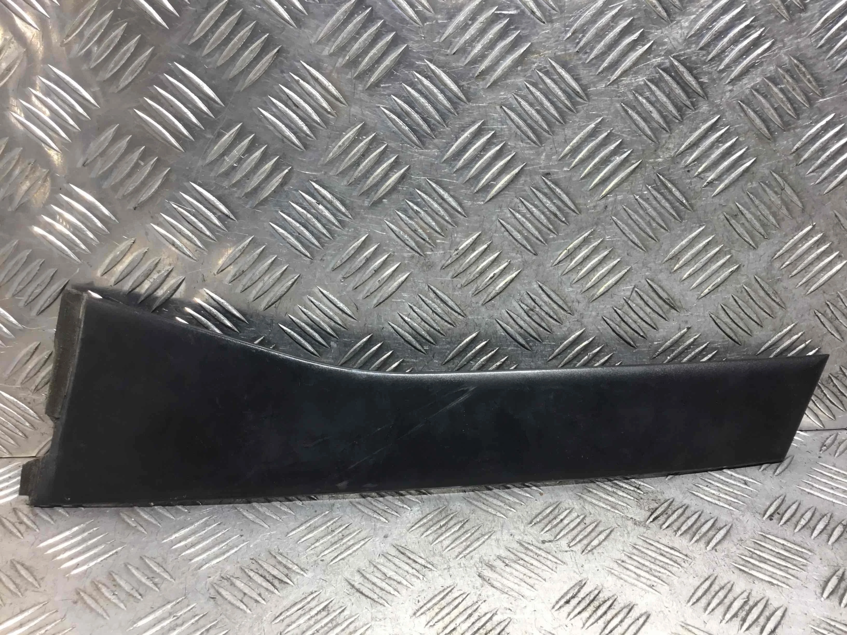 Молдинг двери задней левой Nissan Almera Tino V10 2000 - 2006 дизель 2.2 TD Механика Х/б