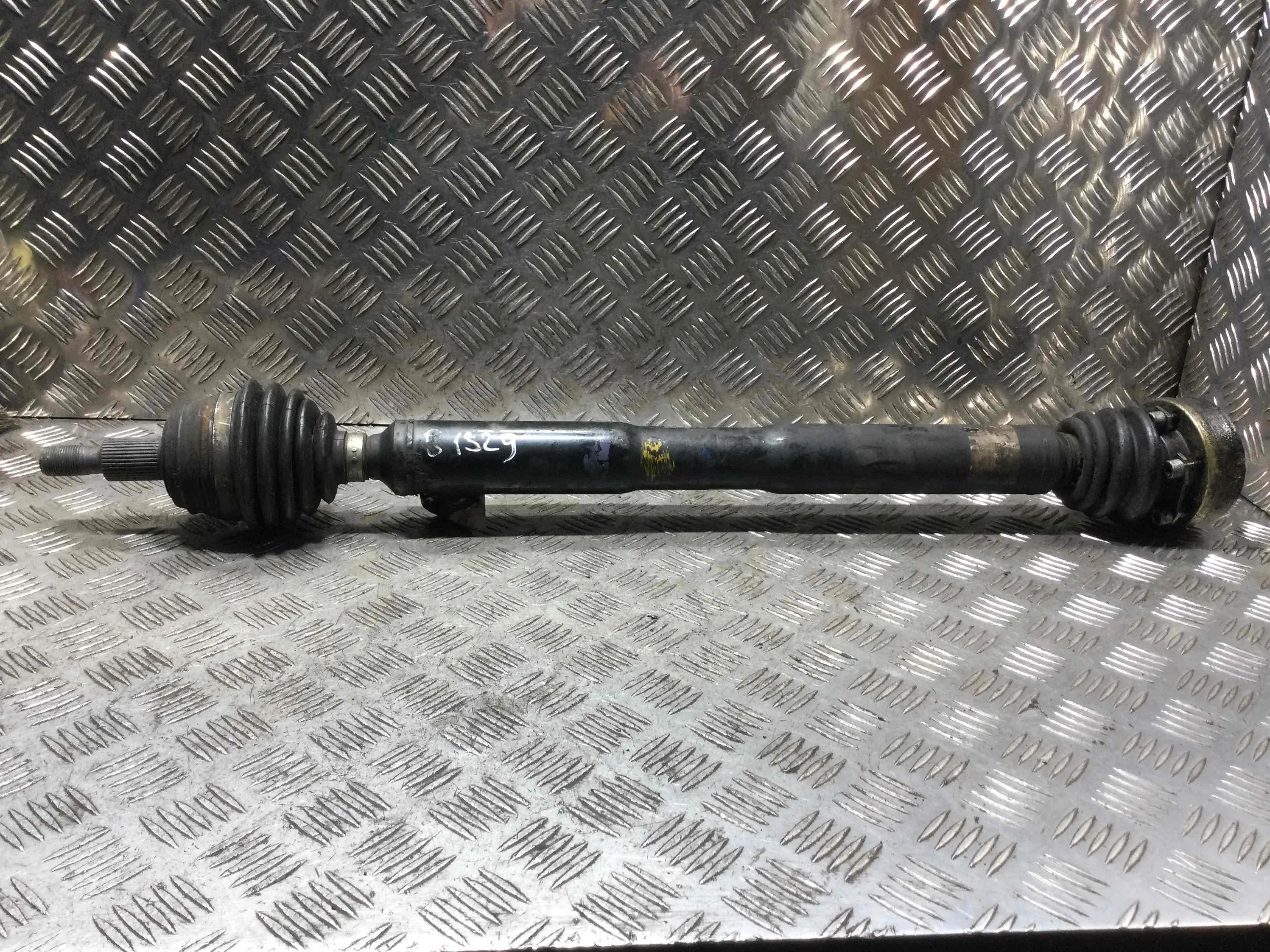 Полуось передняя правая (приводной вал, ШРУС) Audi A3 8L (1996-2000) бензин 1.6 i Механика Х/б