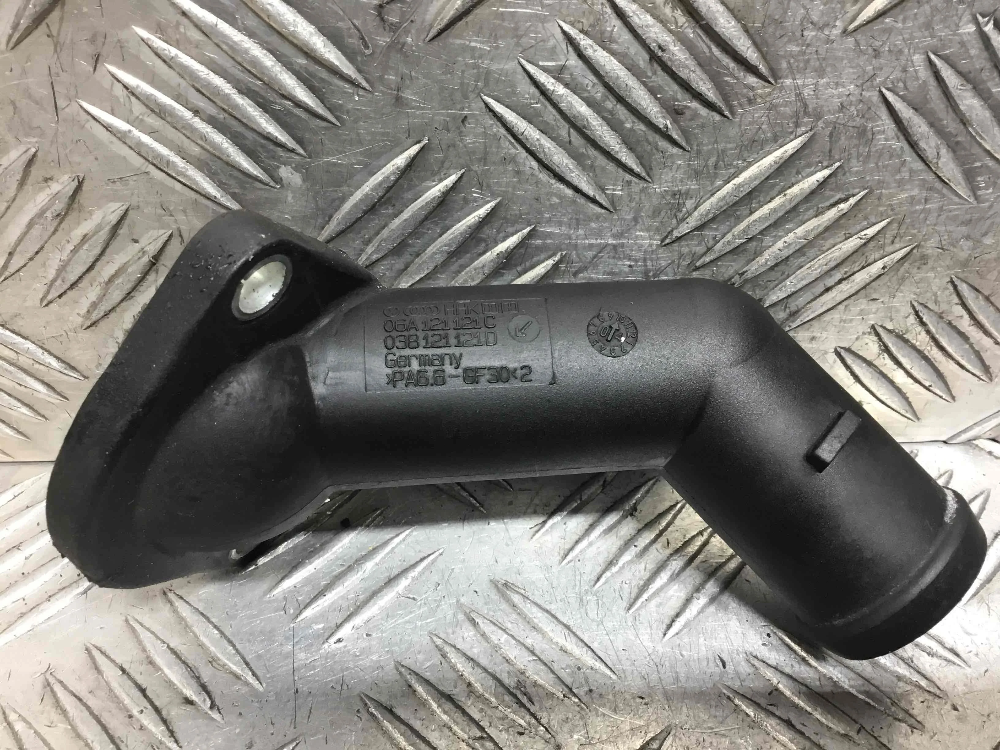 Корпус термостата Volkswagen Golf 4 поколение (1997-2004) дизель 1.9 TDI Механика Универсал