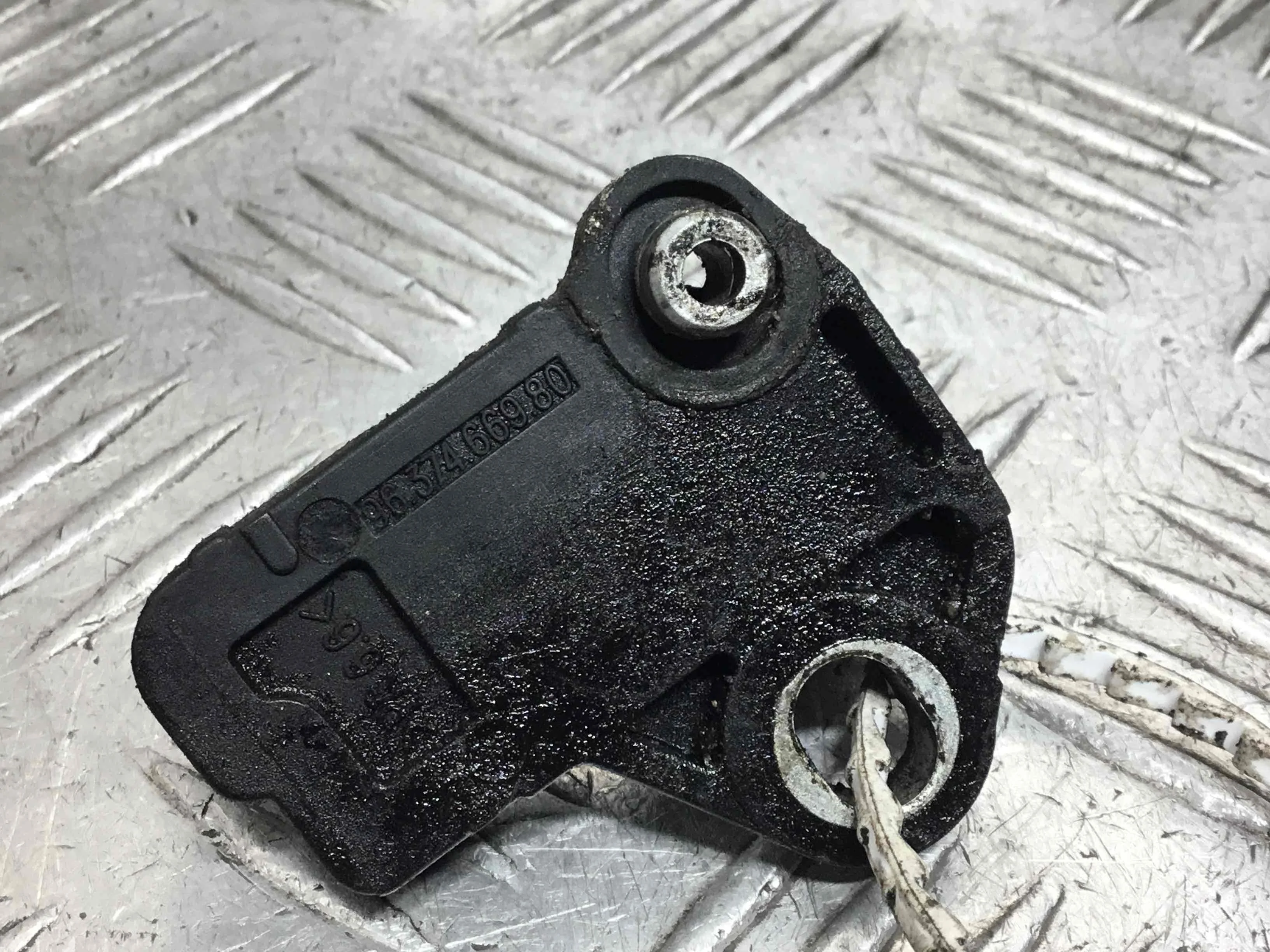 Датчик коленвала Ford Fiesta 5 поколение (2001-2007) дизель 1.4 TDCi Механика Х/б