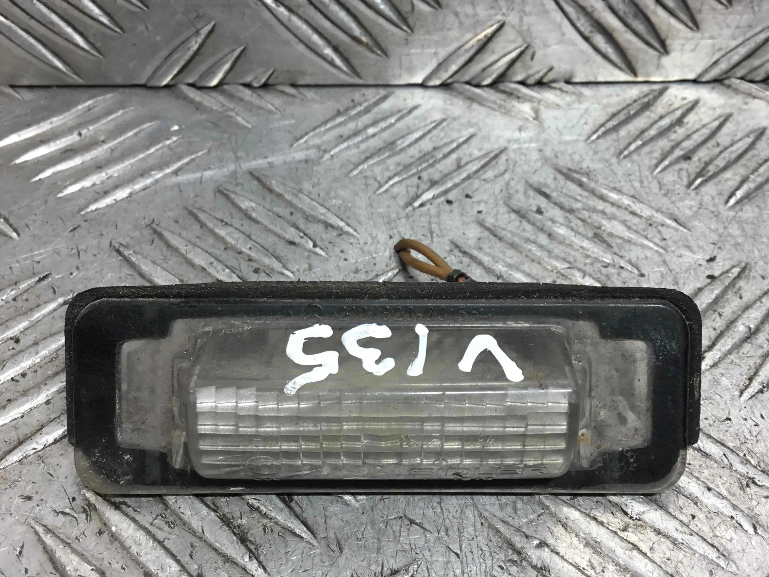 Подсветка номера Mercedes E-klasse E-klasse (W210) 1995 - 2003 дизель 2.2 CDI Механика Седан