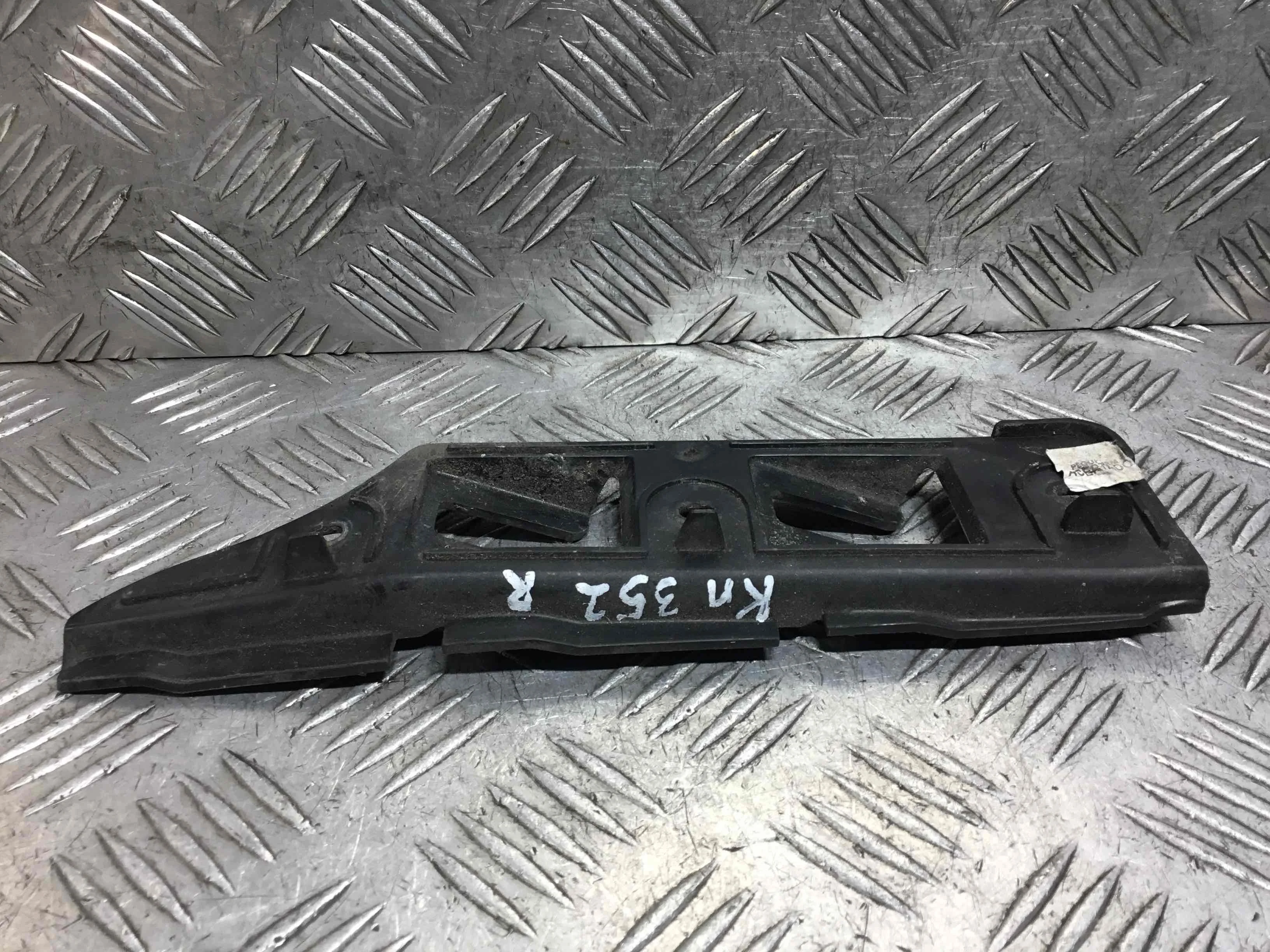 Кронштейн бампера переднего Volkswagen Golf 5 поколение (2004-2009) дизель 2.0 TDI Механика Седан