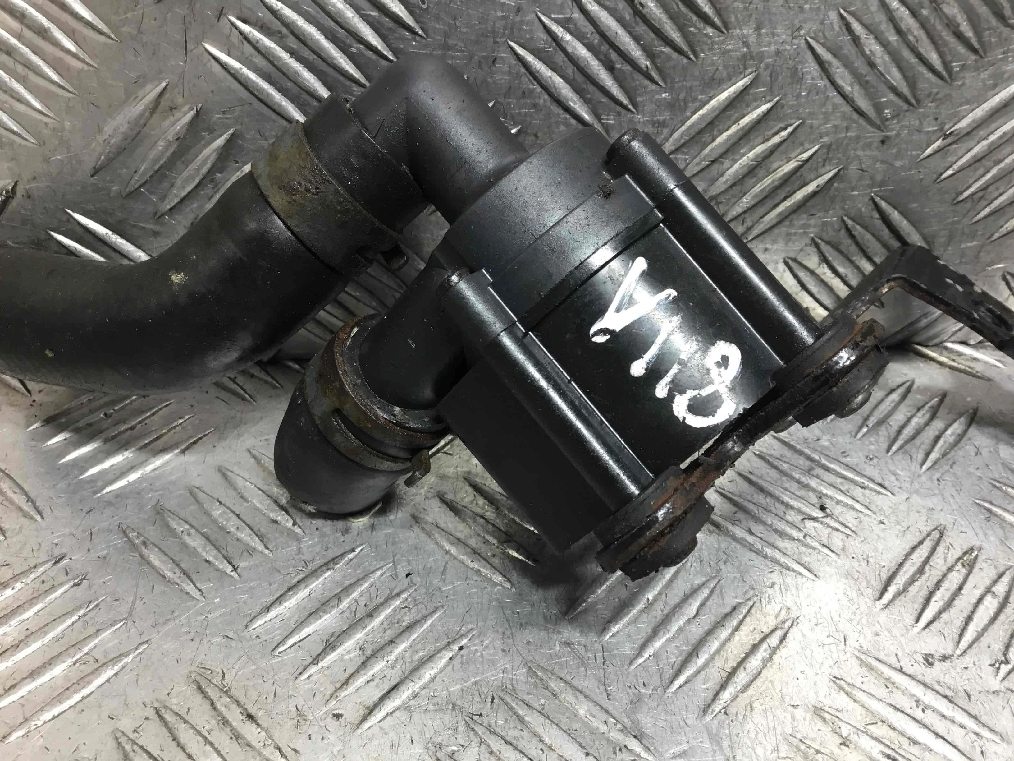 Насос антифриза дополнительный Volkswagen Passat B6 (2005-2010) дизель 1.6 TDI Механика Универсал