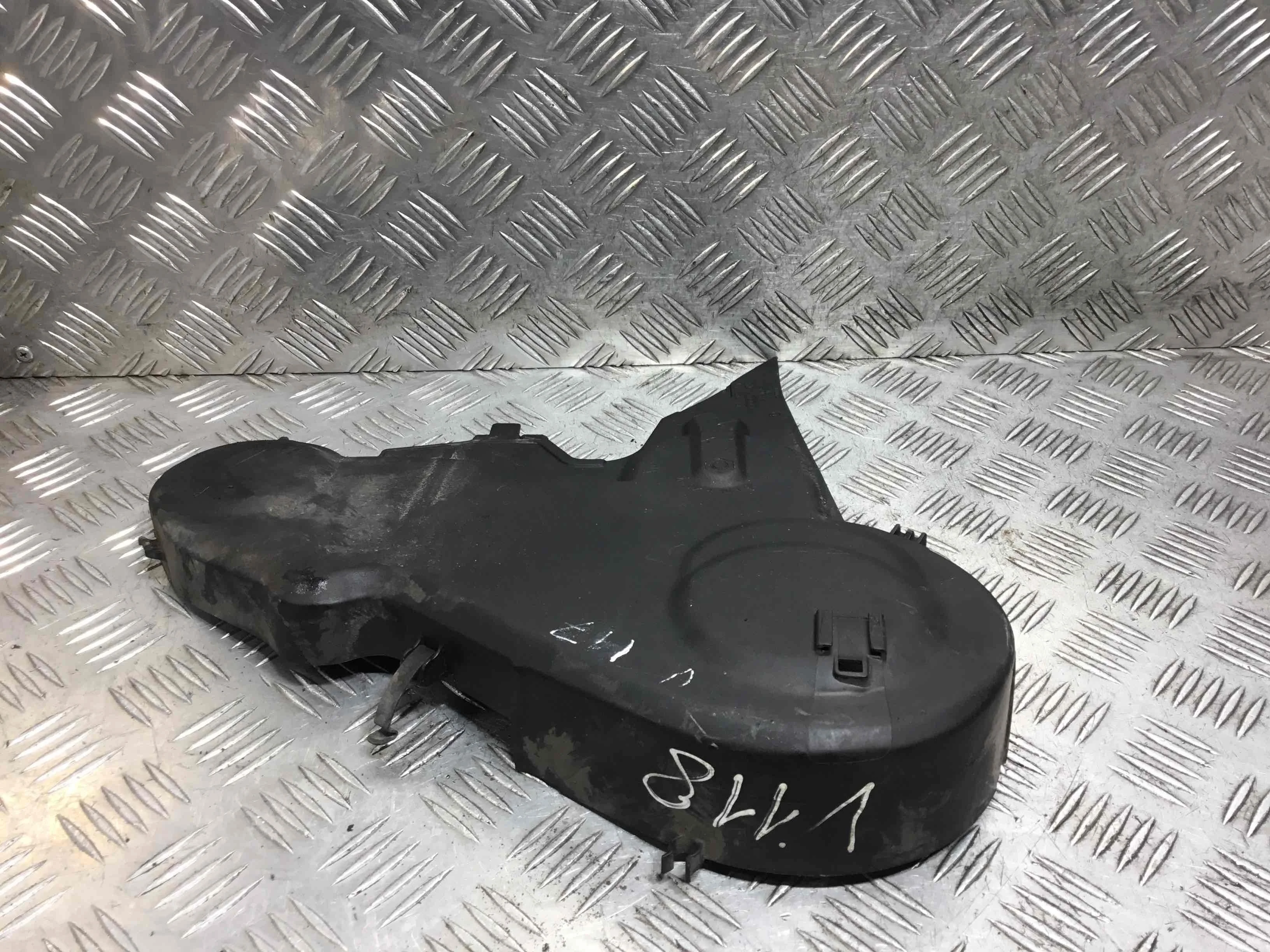 Защита (кожух) ремня ГРМ Volkswagen Passat B6 (2005-2010) дизель 1.6 TDI Механика Универсал