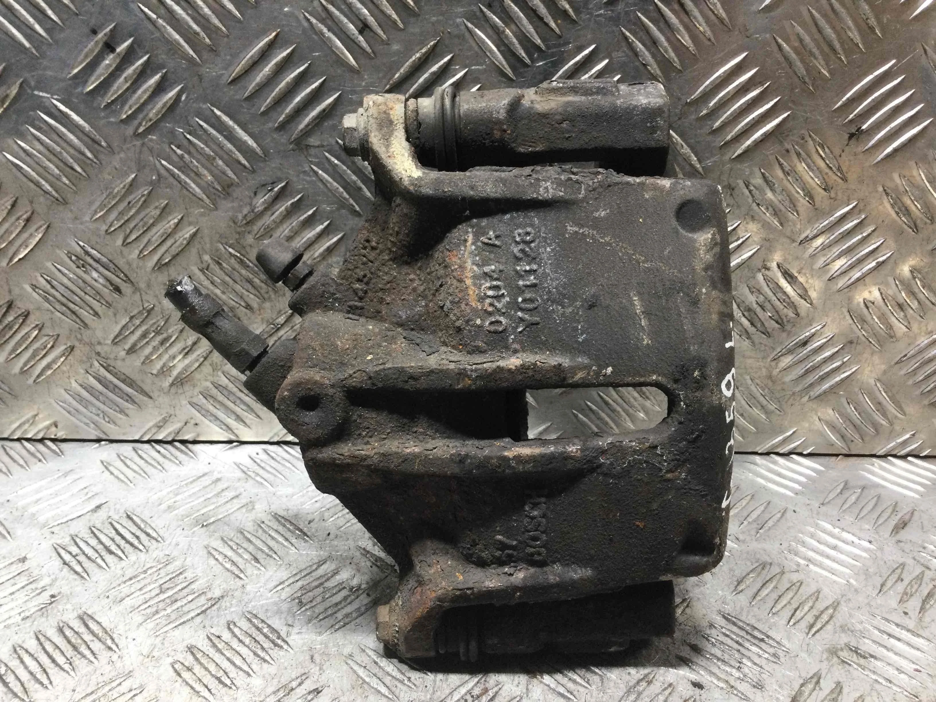 Суппорт передний левый Ford Mondeo Mondeo III 2000 - 2003 дизель 2.0 TDCi Механика Универсал