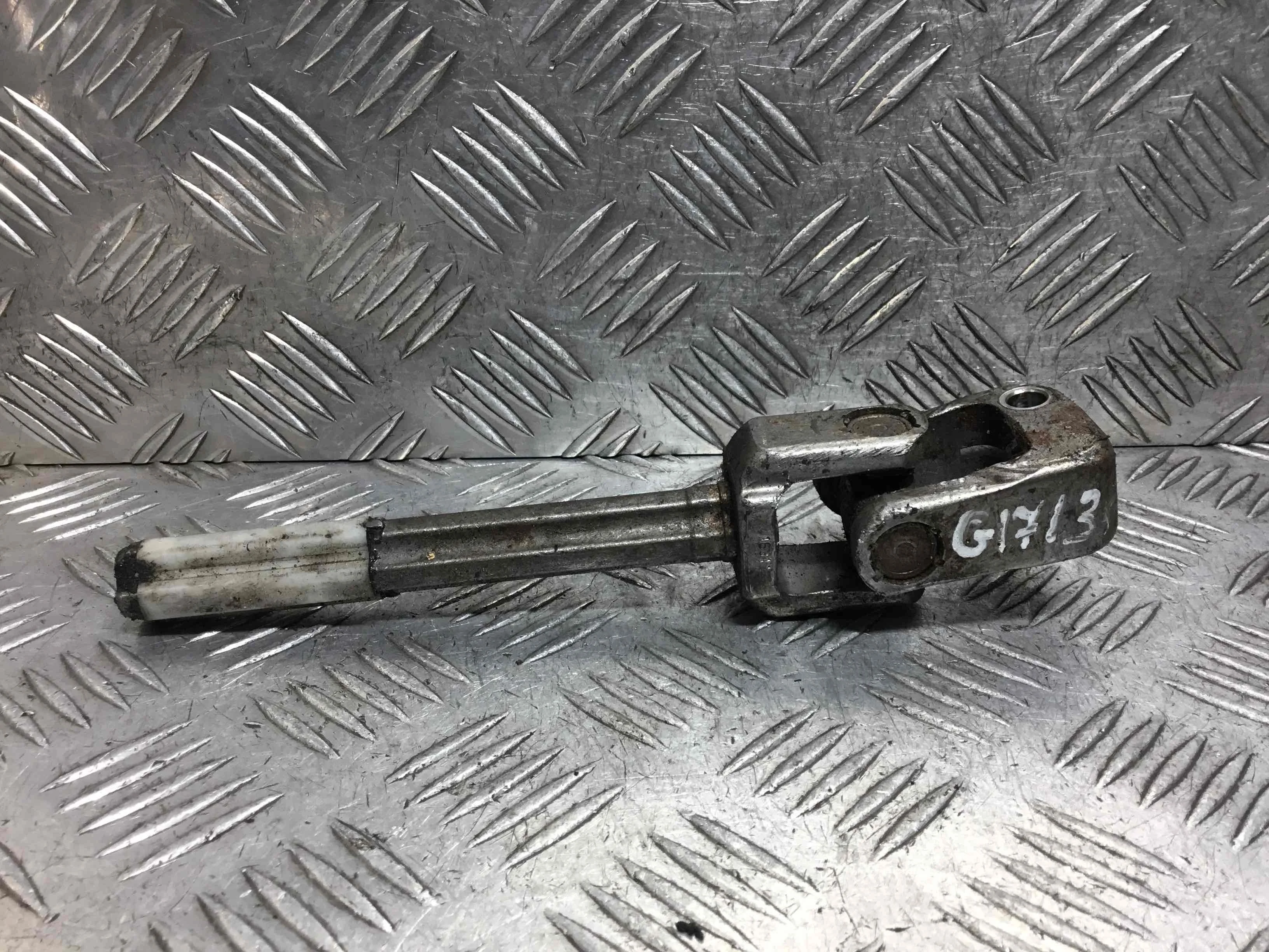 Рулевой карданчик Audi A3 8L [рестайлинг] (2000-2003) бензин 1.6 i Автомат Х/б