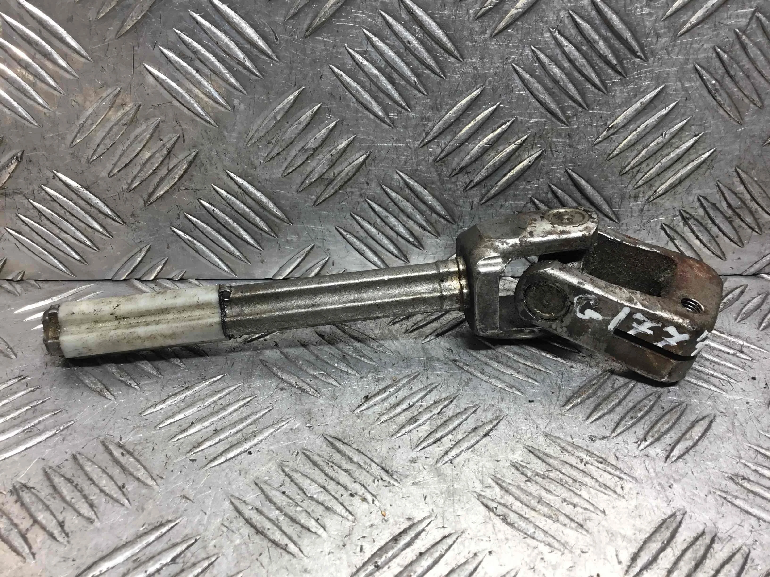 Рулевой карданчик Audi A3 8L [рестайлинг] (2000-2003) бензин 1.6 i Механика Х/б