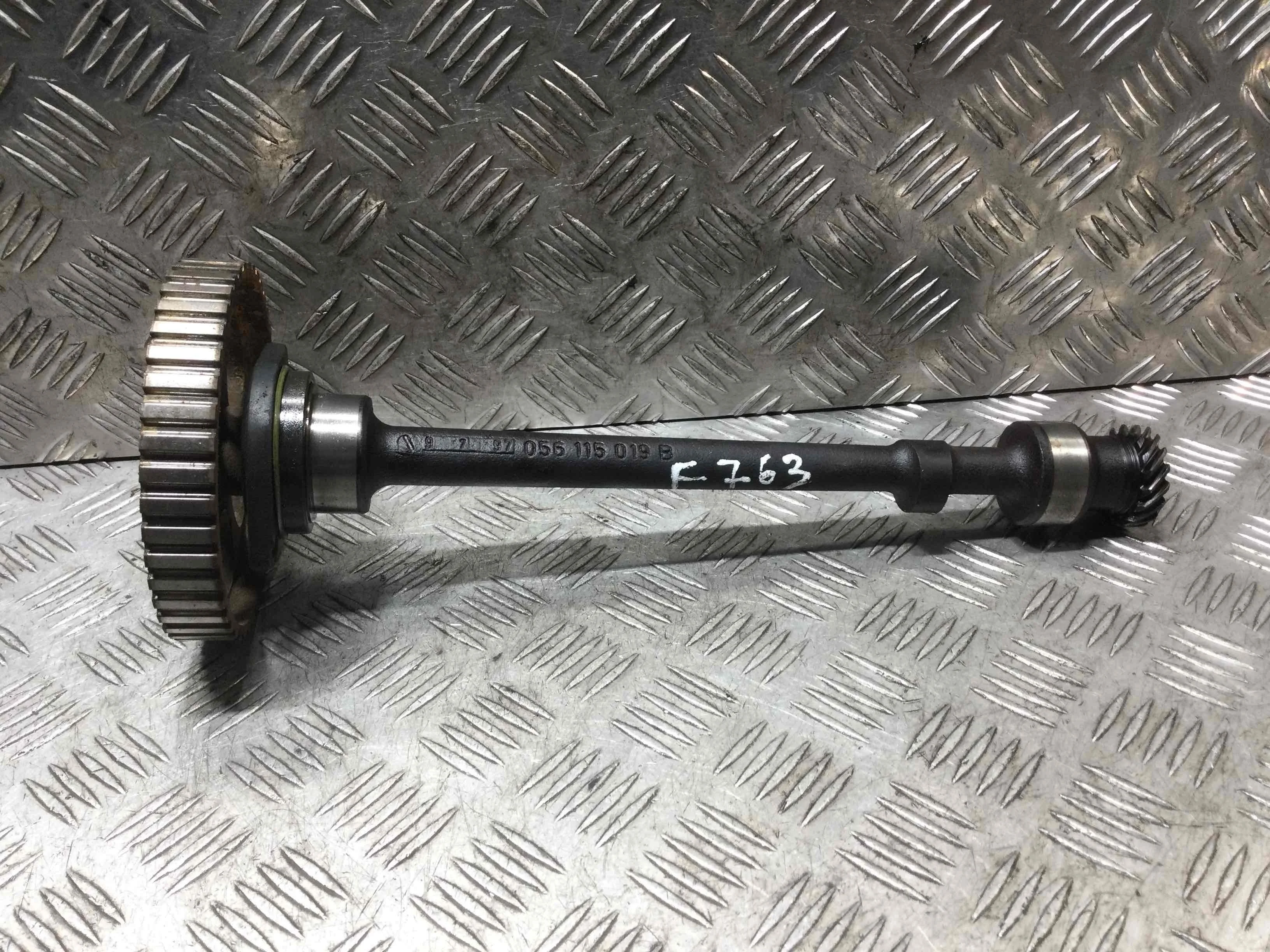 Вал промежуточный Audi A4 B5 (1994-1999) бензин 1.6 i Механика Седан