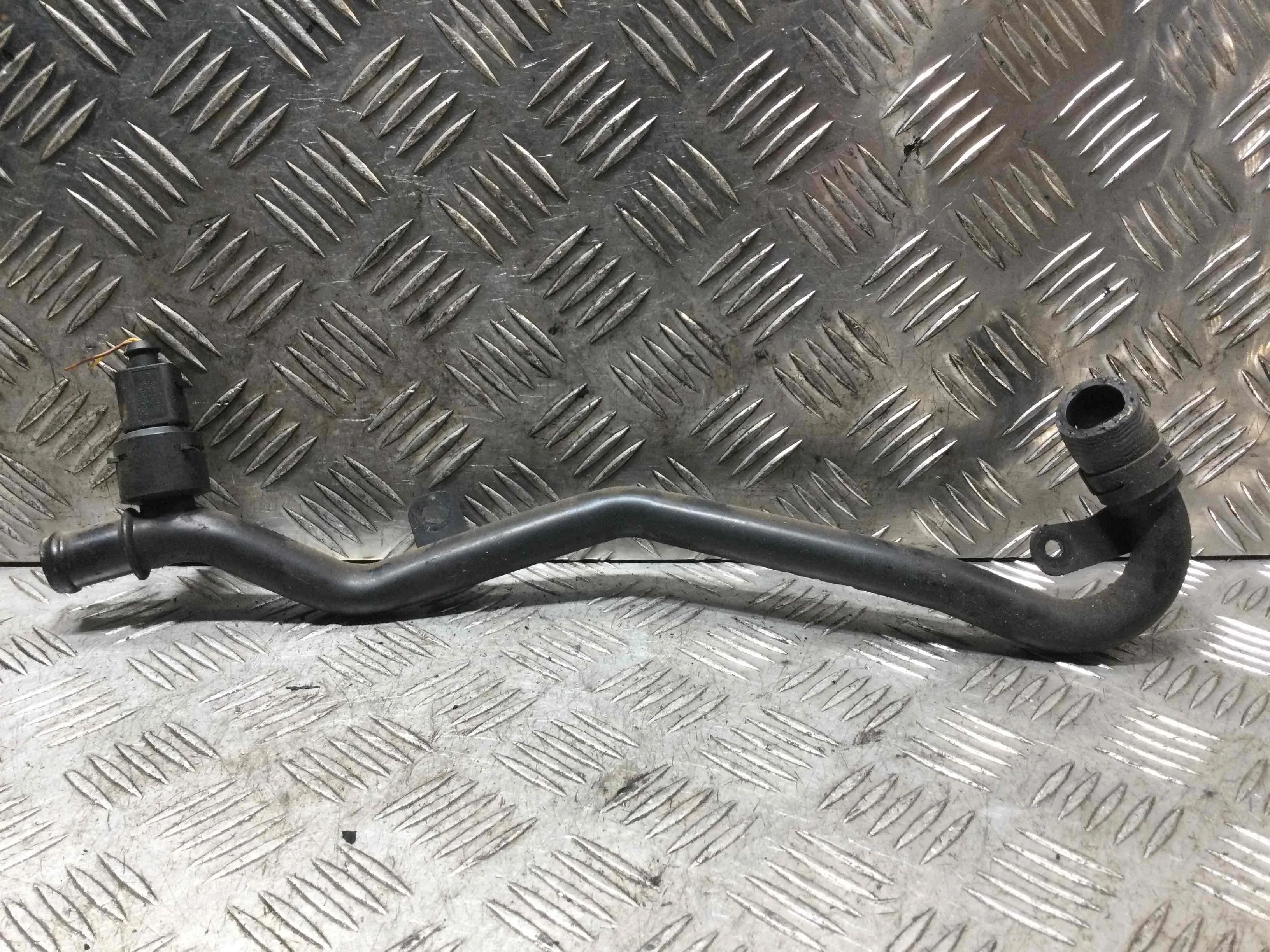 Трубка охлаждающей жидкости металлическая Volkswagen Golf 5 поколение (2004-2009) дизель 2.0 TDI DSG Х/б