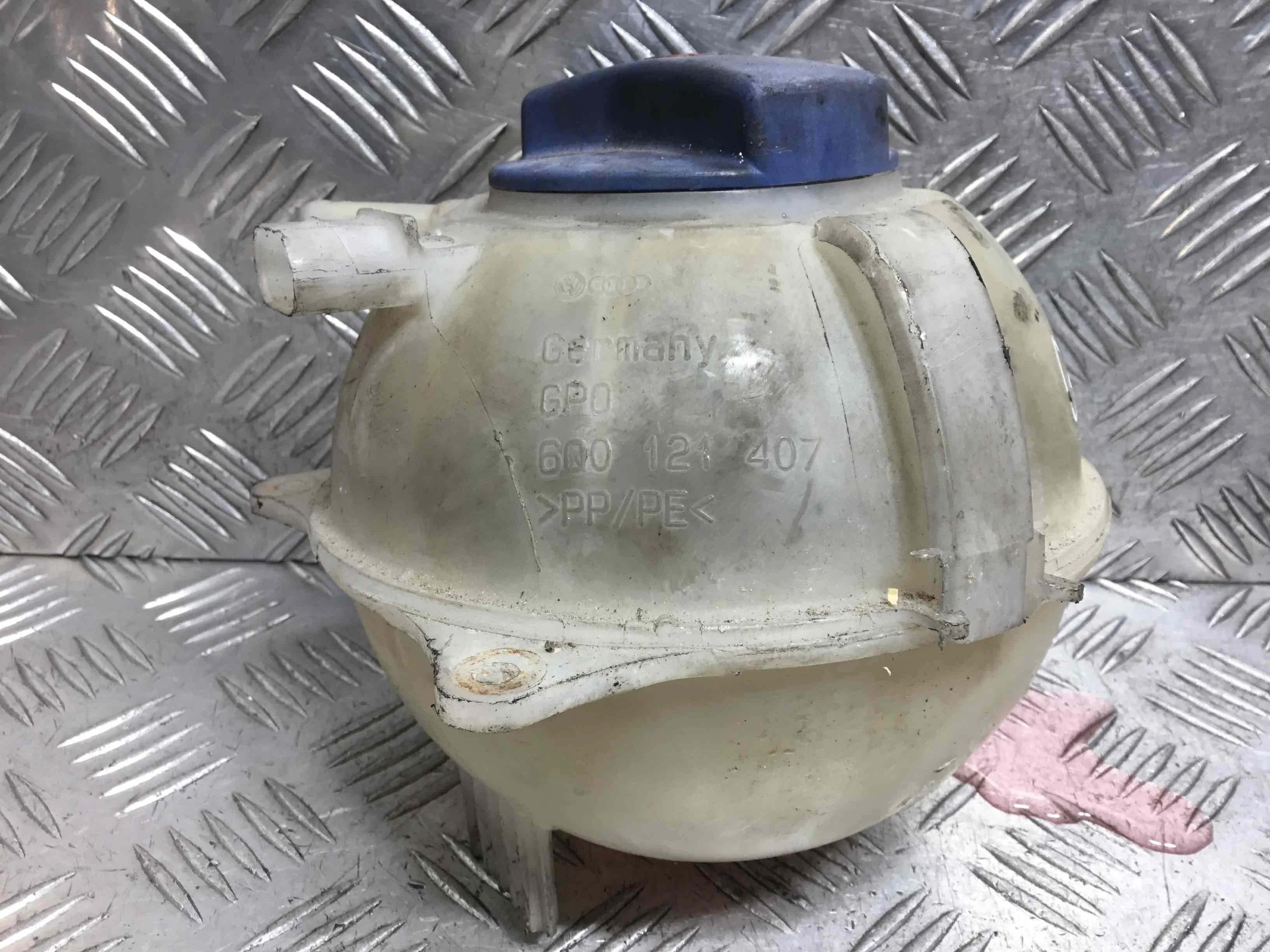 Бачок расширительный Volkswagen Polo 4 поколение (2001-2005) дизель 1.4 TDI Механика Х/б