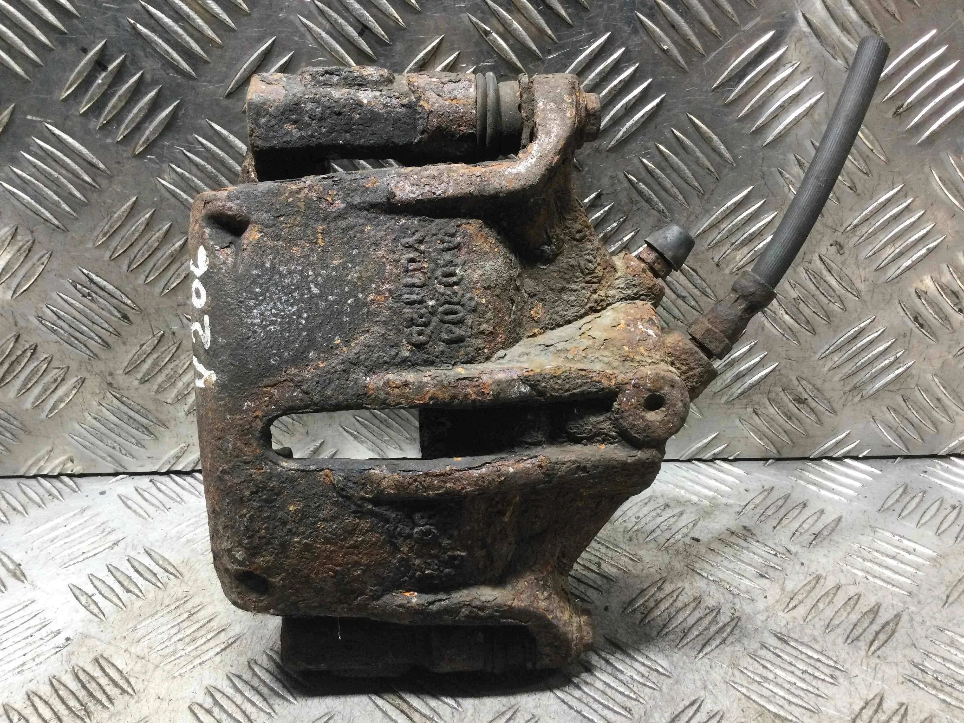 Суппорт передний правый Ford Mondeo 3 поколение [рестайлинг] (2003-2007) дизель 2.2 TDCi Механика Универсал