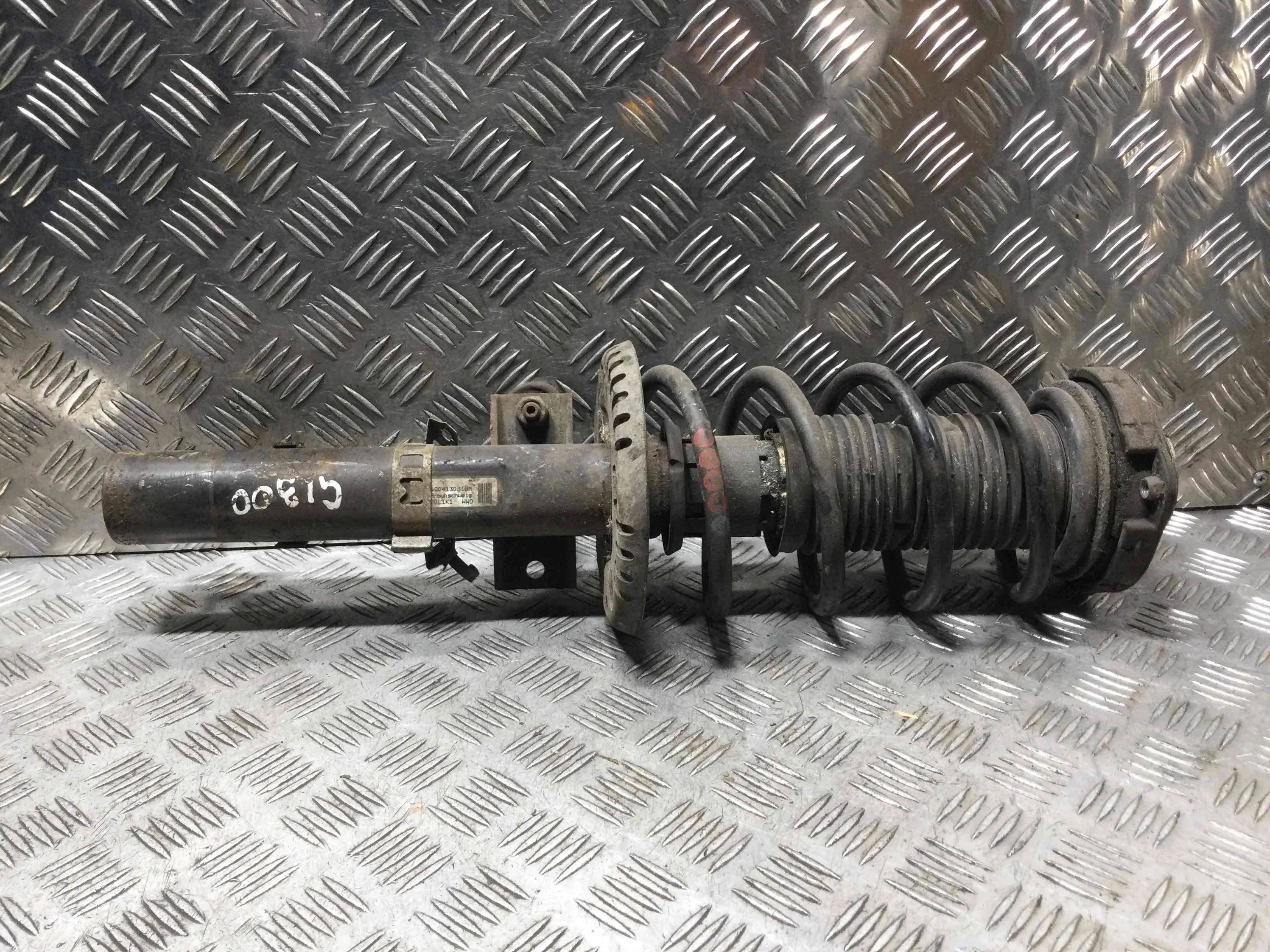 Стойка передняя правая Volkswagen Polo 4 поколение (2001-2005) бензин 1.4 i Механика Х/б