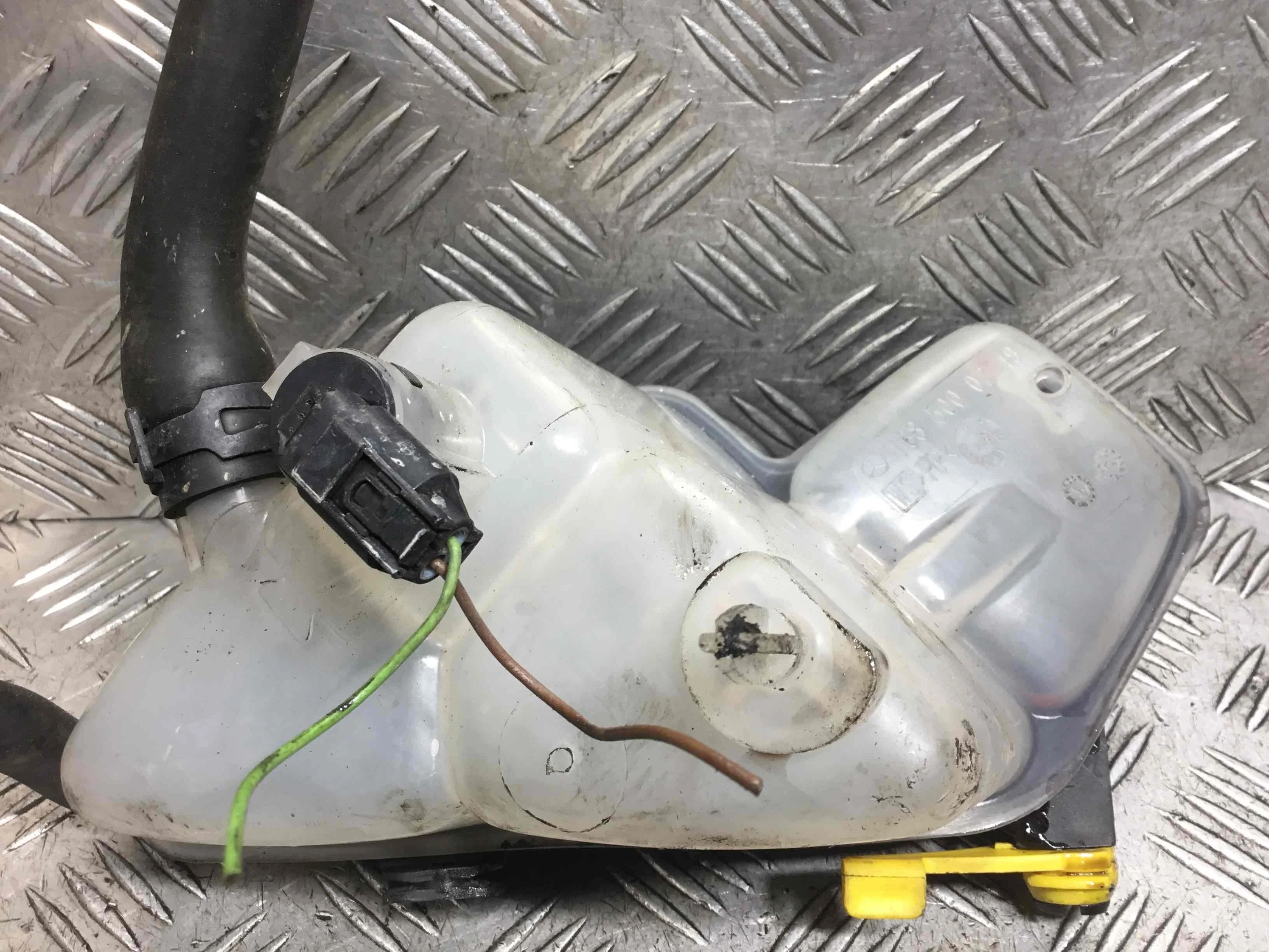 Бачок расширительный Mercedes A-klasse W168 [рестайлинг] (2001-2004) бензин 1.6 i Автомат Х/б