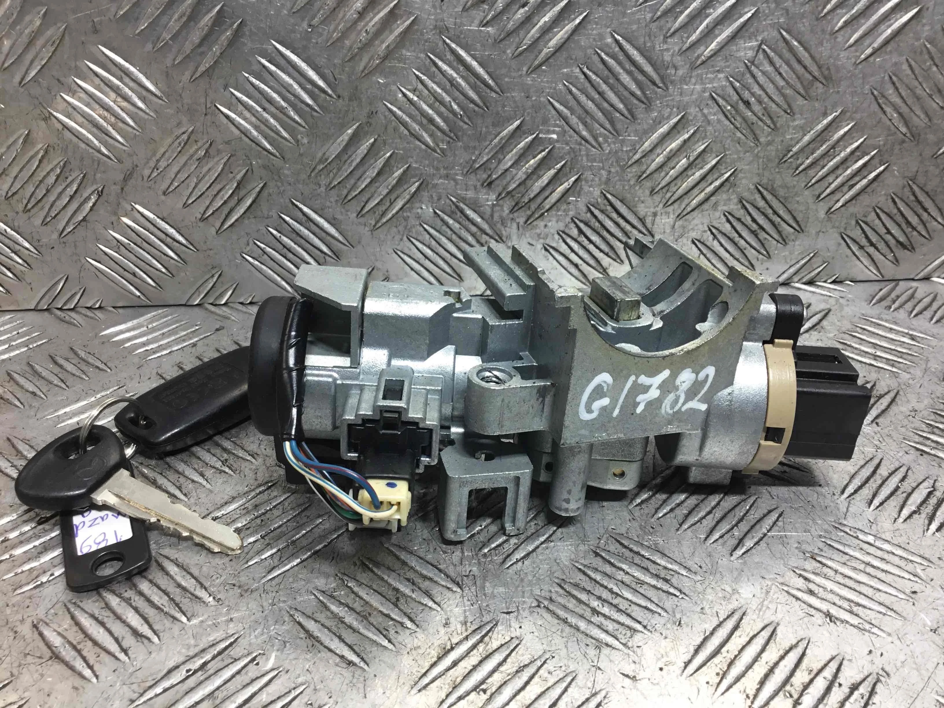 Замок зажигания Mazda 6 6 I (GG,GY) 2002 - 2007 бензин 2.0 i Механика Х/б